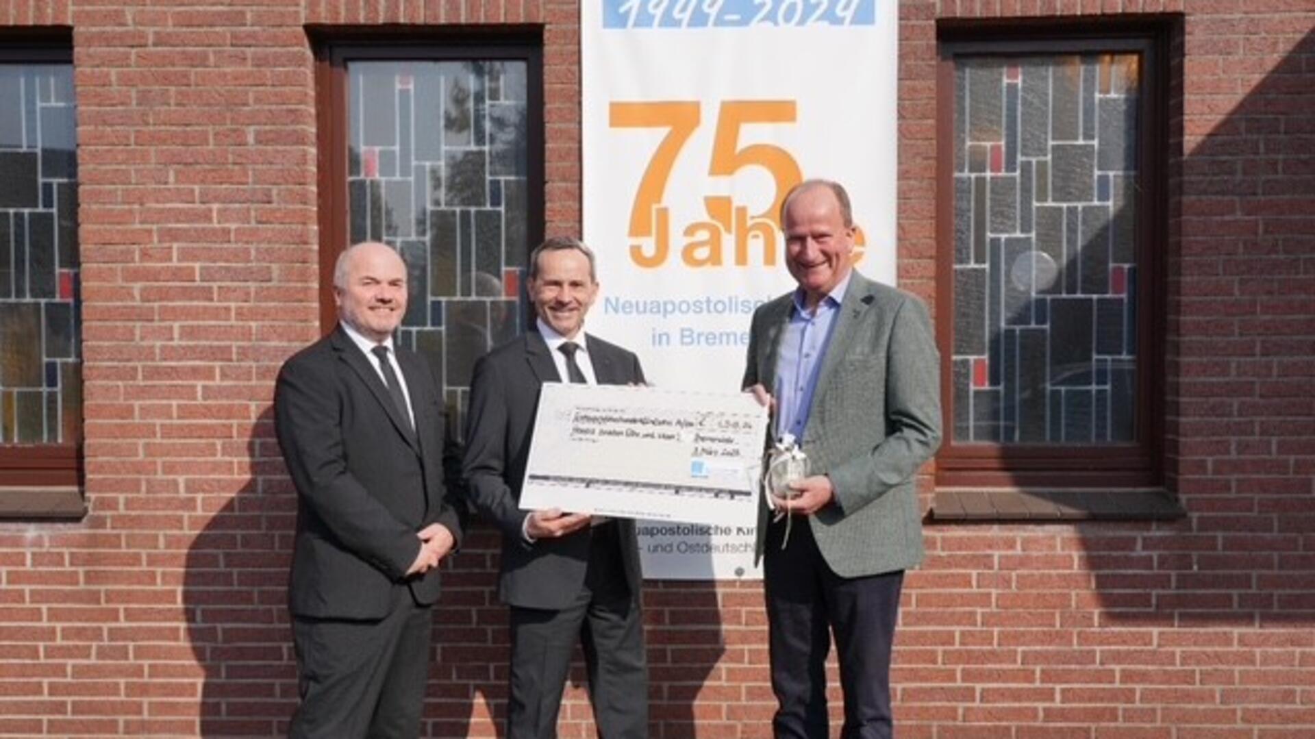  Priester Marcus Krampe (von links), Priester Ralf Maurer und Pastor Volker Rosenfeld