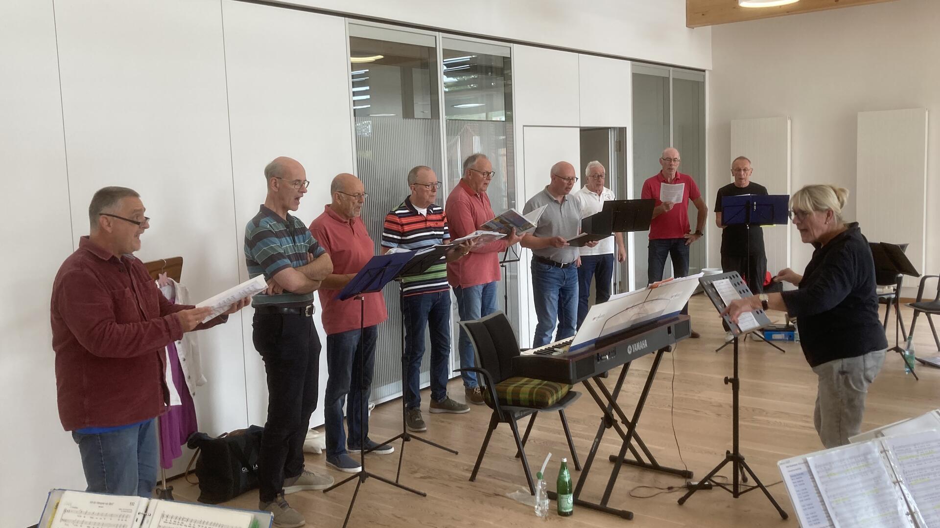 Abwechslungsreich: Ein Teil des Chores wird beim Konzert im Februar für eine Ergänzung des Repertoires sorgen.