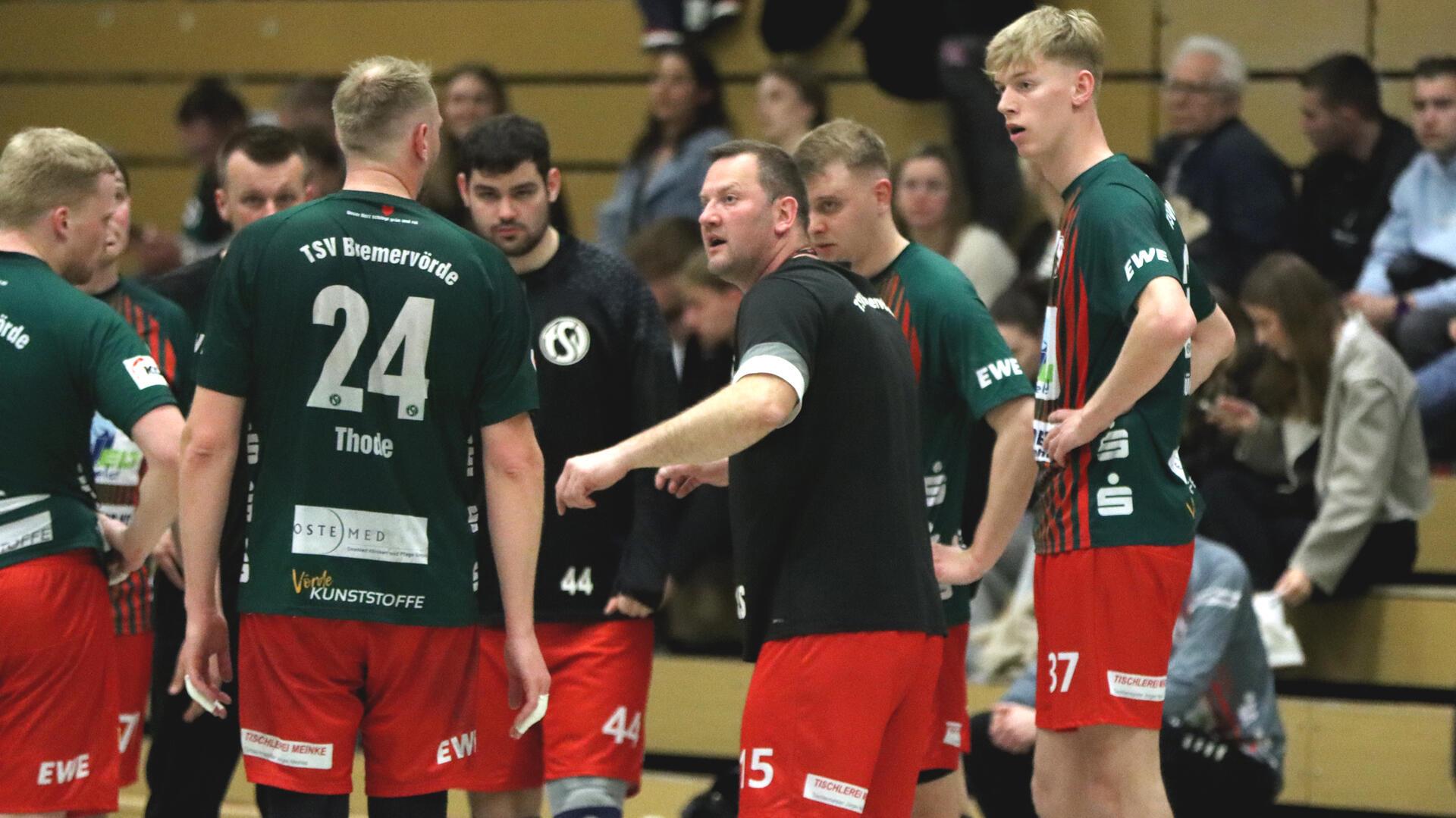 Adnan Salkic ist nicht nur in den Auszeiten sehr emotional, der Trainer des TSV Bremervörde lebt den Handball – und wünscht sich zum Geburtstag einen Sieg.