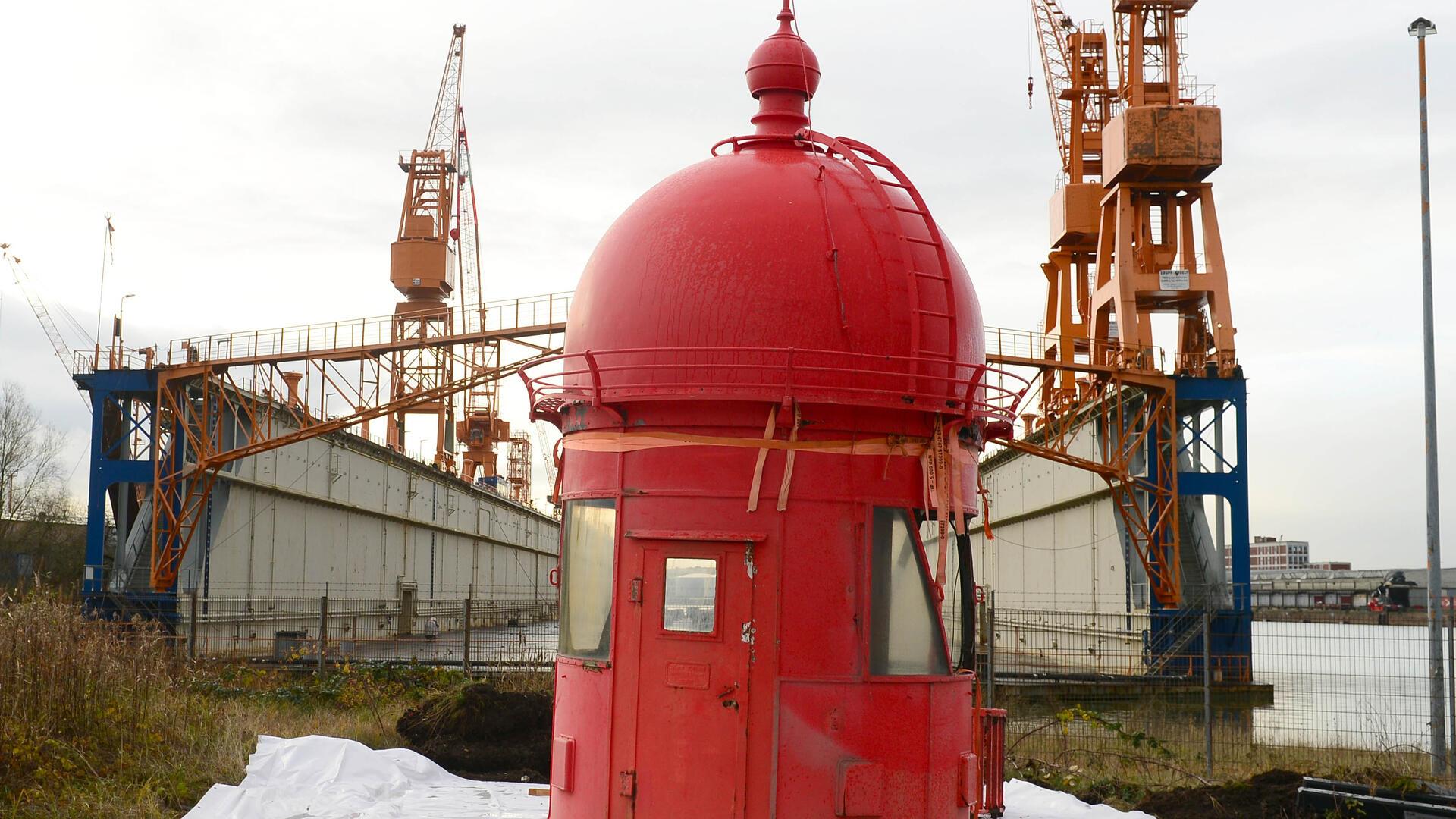 Rote Haube des Molenturms.