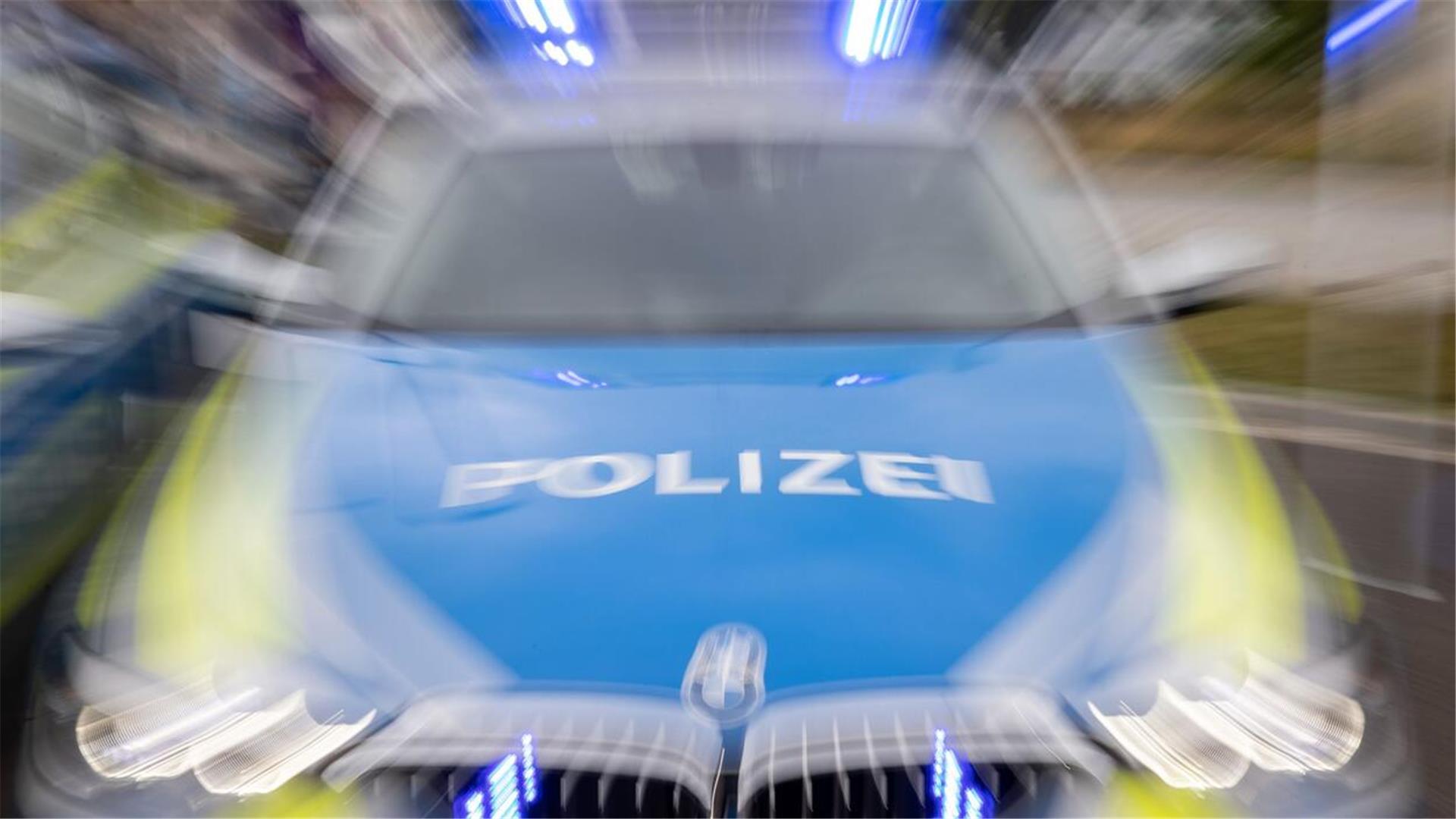 Am Dienstag wurde ein 83-jähriger Mann vor dem Famila-Markt bestohlen. 