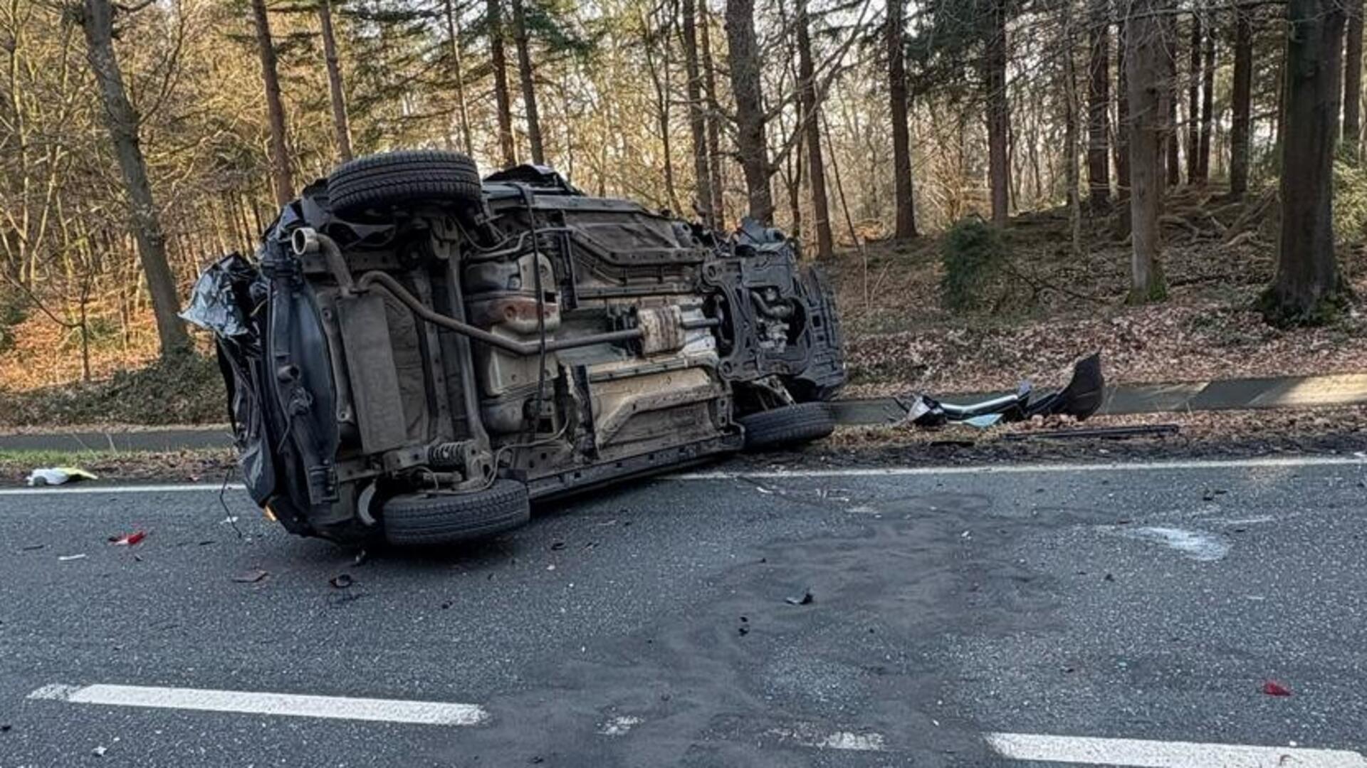 Am Freitagnachmittag überschlug sich dieser Wagen bei einem Unfall in Drangstedt.
