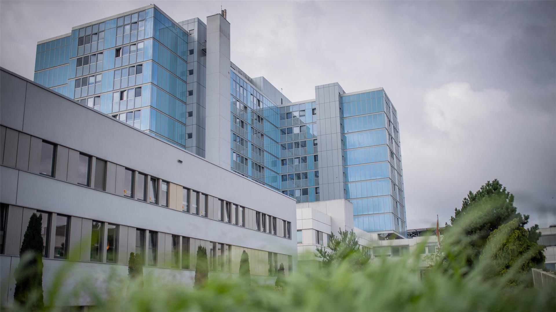 Am Klinikum Bremerhaven-Reinkenheide wird der Bau einer neuen Kinderklinik gefördert. Mit Hilfe des Krankenhausinvestitionsprogramms sollen auch moderne medizinische Geräte angeschafft werden.