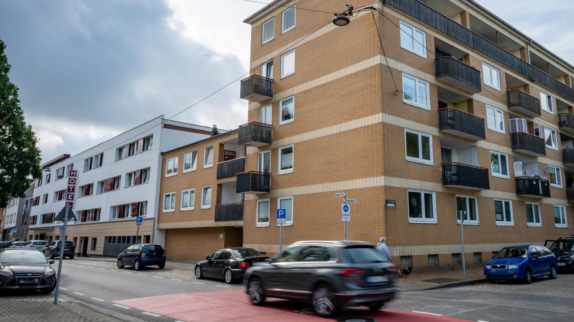 Blick in die Prager Straße Am Montagabend wurde ein Hotel in der Prager Straße Schauplatz eines Überfallsversuchs. Ein Unbekannter forderte Geld von den Angestellten, die mutig reagierten und den Notruf wählten. Der Täter ist flüchtig.