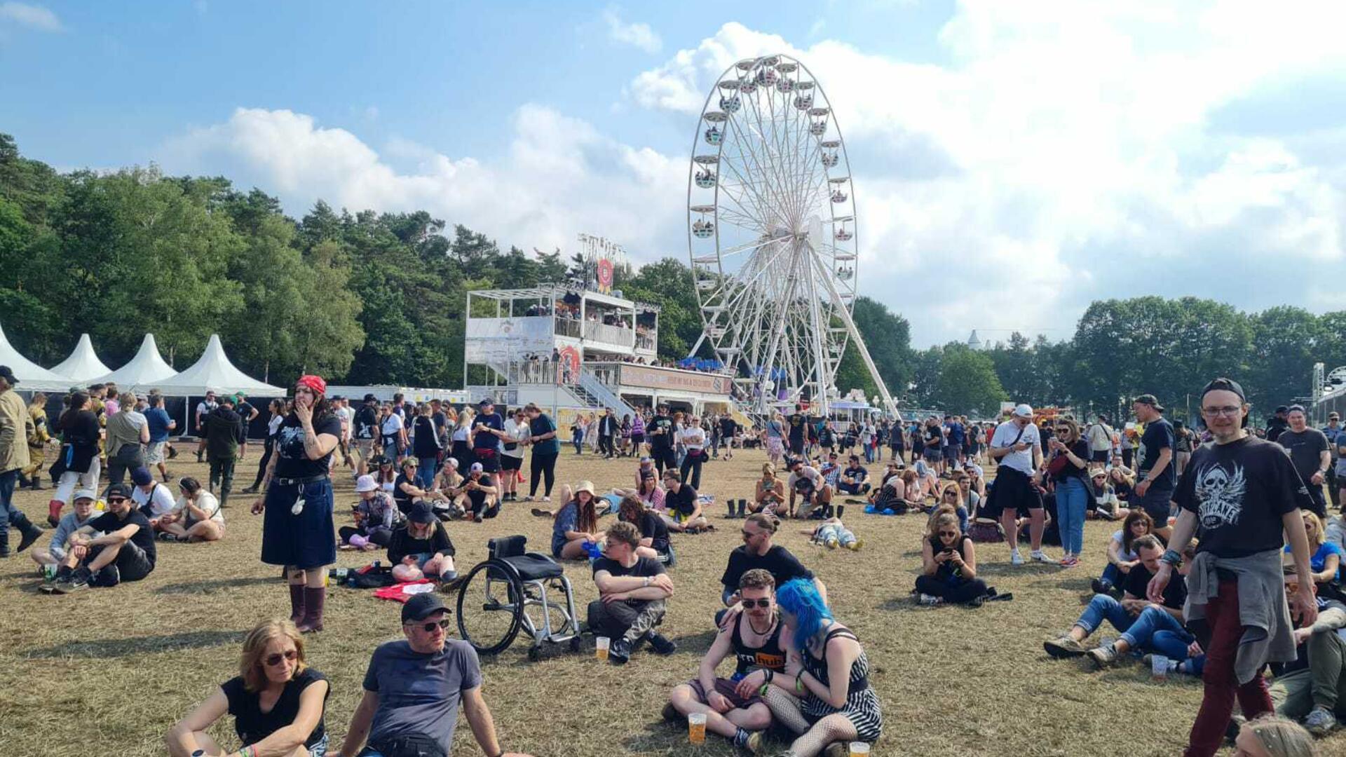 Party, Matsch und Sonne: Der Hurricane-Samstag in Bildern Am Samstag ging die Party in Scheeßel weiter: Es gab wieder einiges zu entdecken und zu erleben.