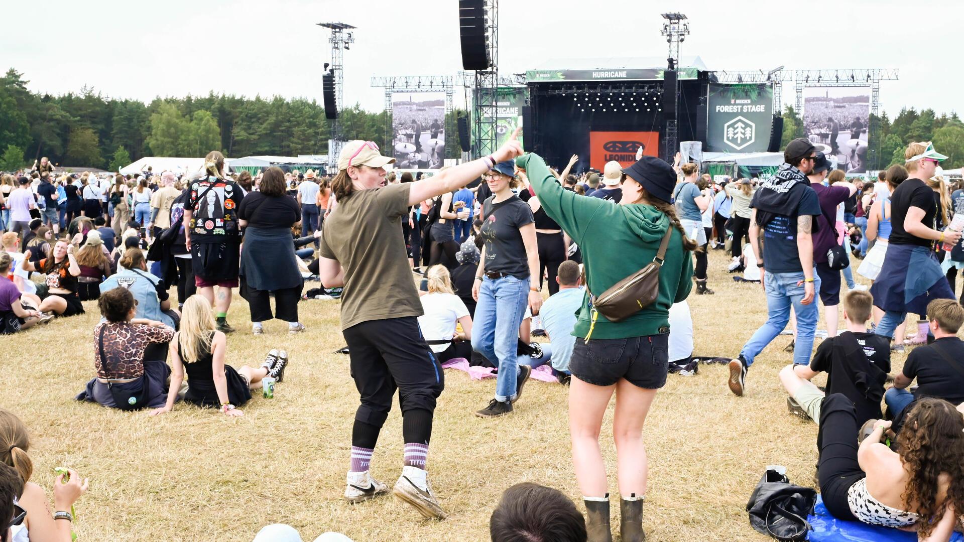 Party, Matsch und Sonne: Der Hurricane-Samstag in Bildern Am Samstag ging die Party in Scheeßel weiter: Es gab wieder einiges zu entdecken und zu erleben.