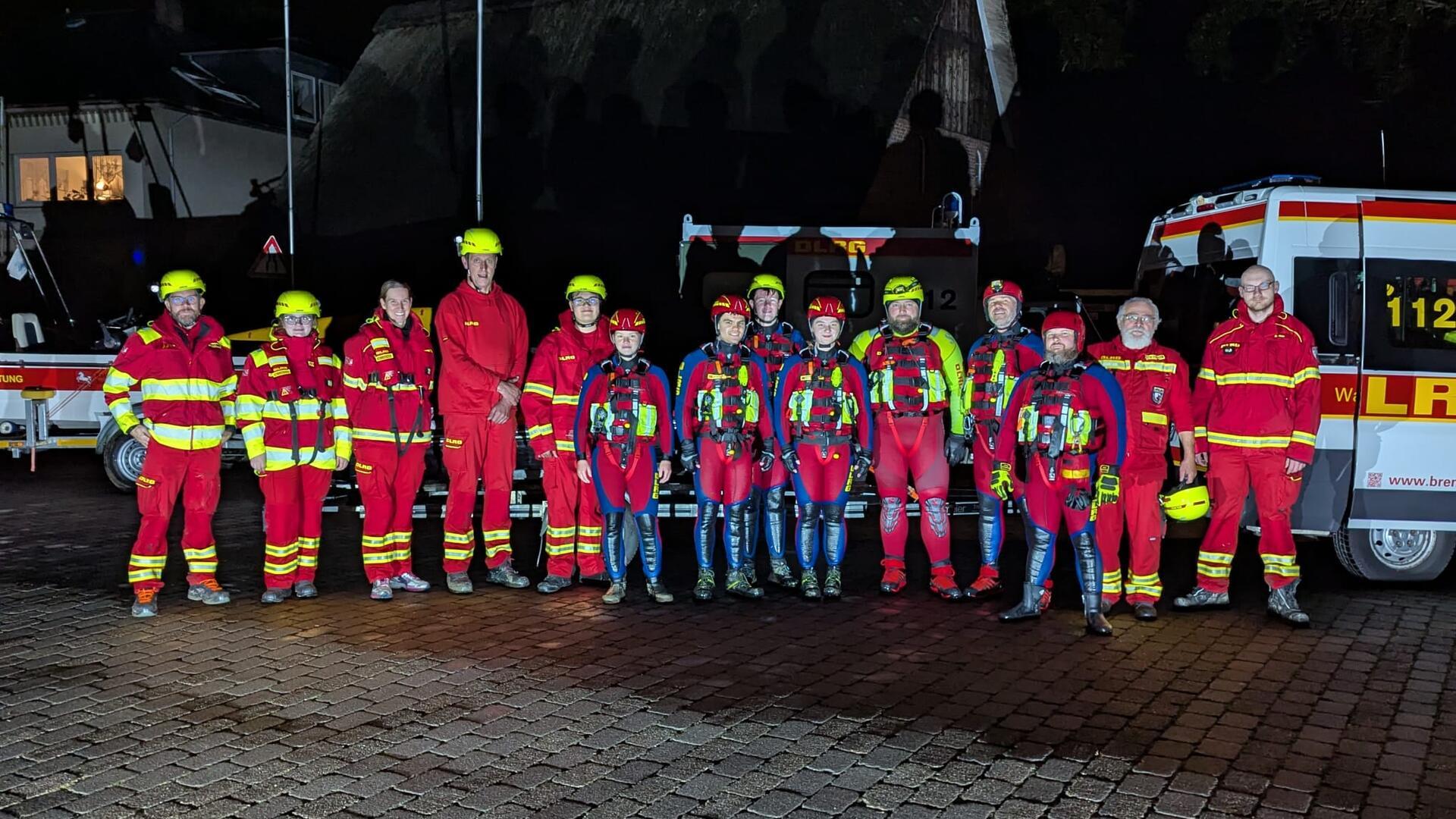 An der abendlichen Übung nahmen Ehrenamtliche der DLRG-Ortsgruppen aus Bremervörde und Lamstedt teil.