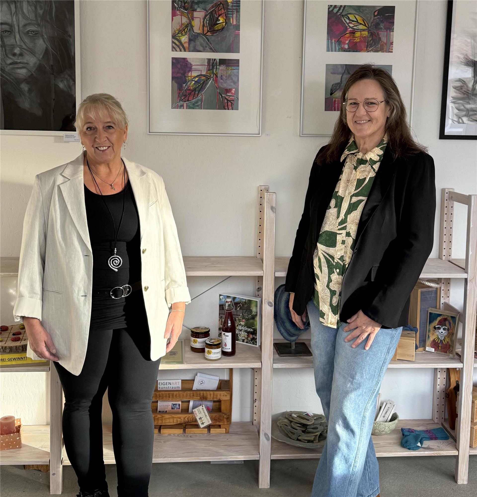 Andrea Grove (links) und Katy Lange.