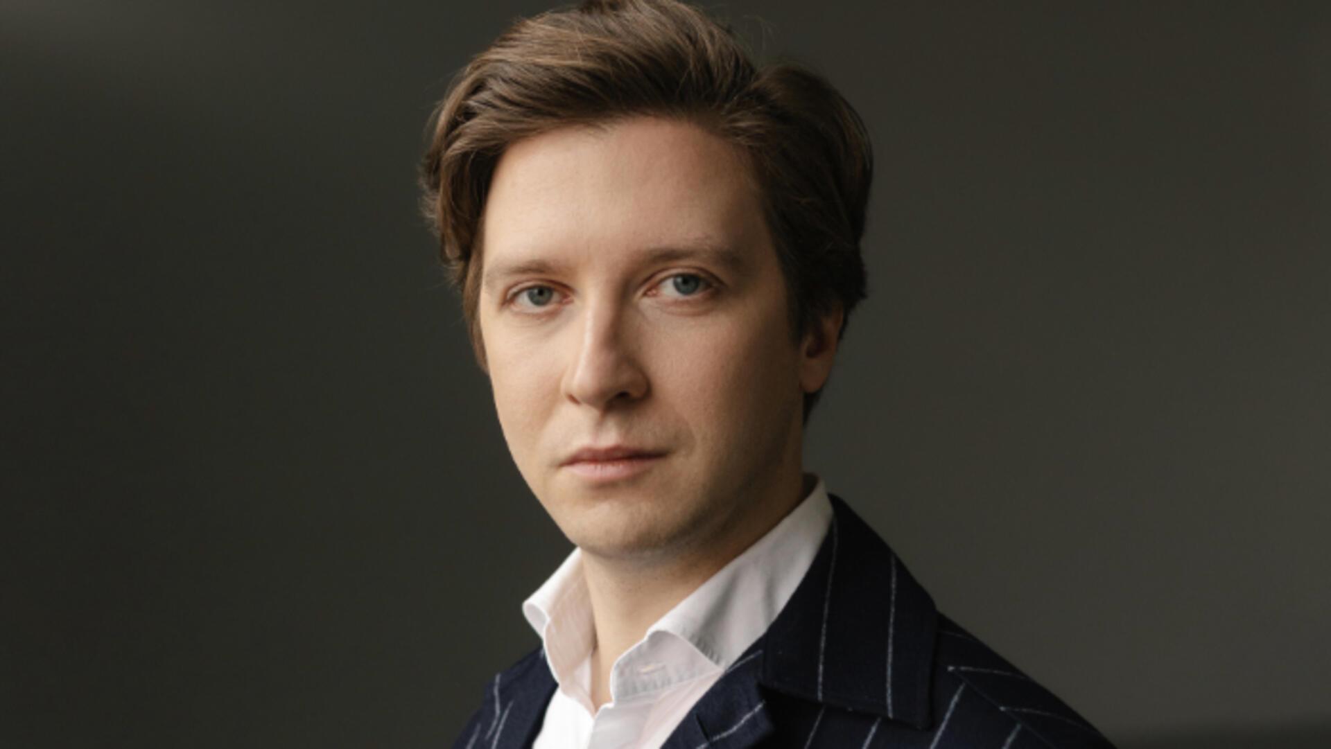 Pianist Andrey Denisenko verzaubert Zeven mit Schubertiade Andrey Denisenko spielt häufig in renommierten Konzertsälen wie der Elbphilharmonie oder der Berliner Philharmonie.