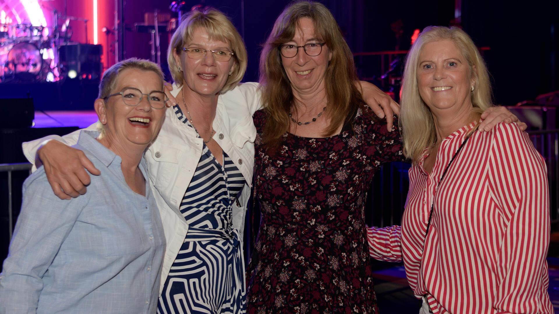 Antje, Ute, Petra und Manuela waren schon am Anfang des Abends bester Stimmung.
