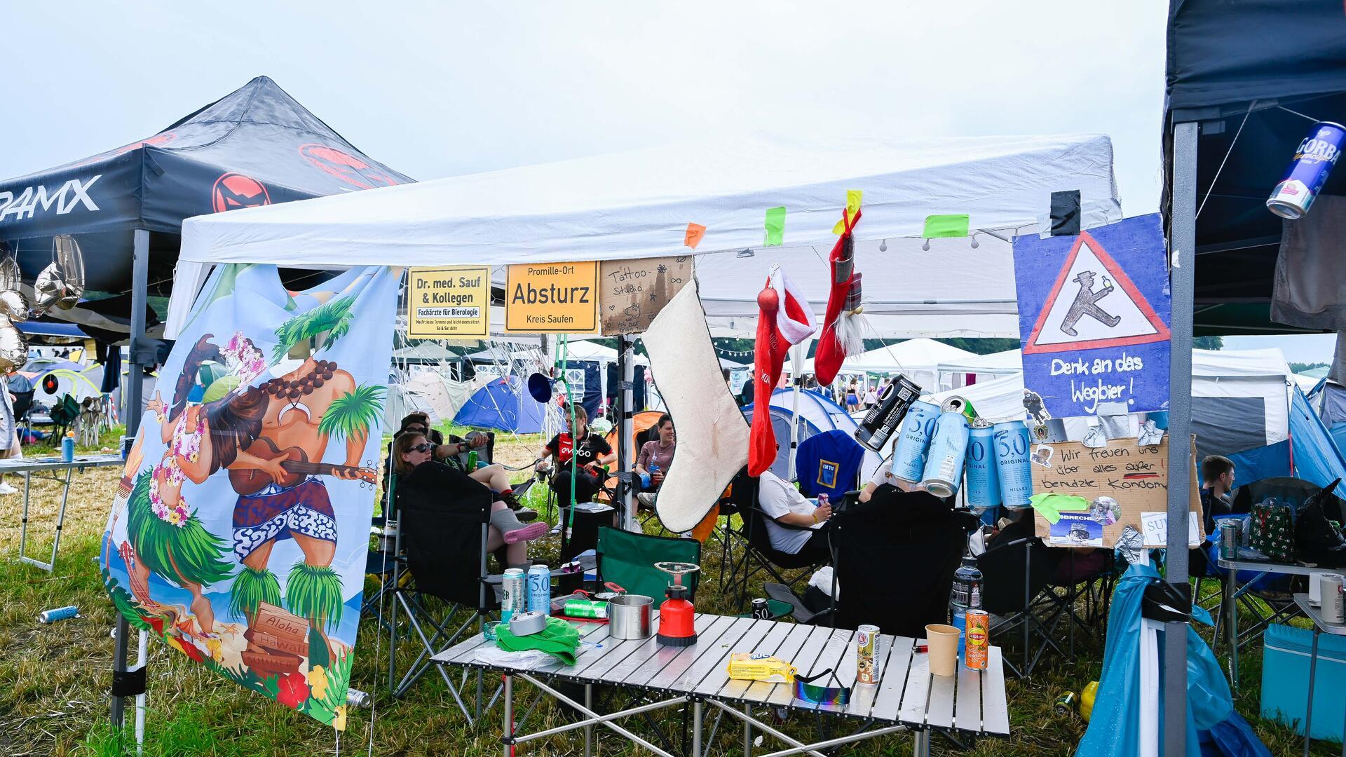 Erst Sonne, dann plötzlich Starkregen und Matsch: Der Hurricane-Freitag in Bildern Auch am Festival-Freitag ging es beim Hurricane ordentlich ab.