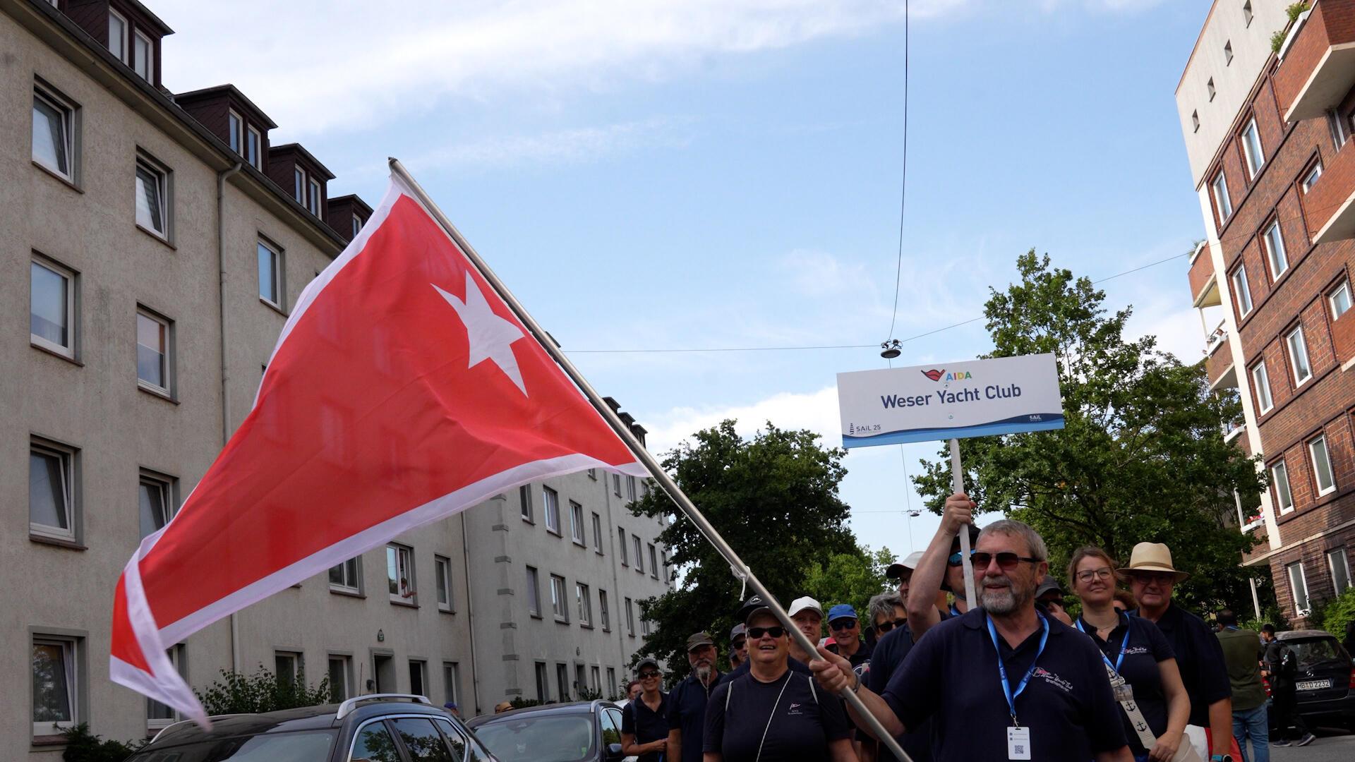 Der Weser Yacht Club beim Seglerumzug der Sail 2025 in Bremerhaven.