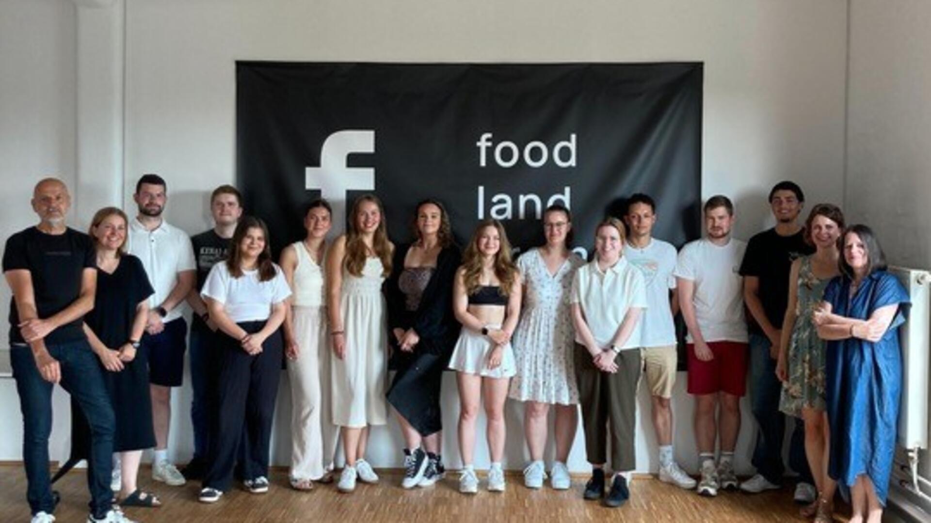 Auftraggeberin Food Land Bremen ist begeistert von den Vorschlägen der Bremerhavener Studierenden für ein Austauschformat für Gründer und Start-ups der Lebensmittelbranche und prüft jetzt die Umsetzung des Konzepts.