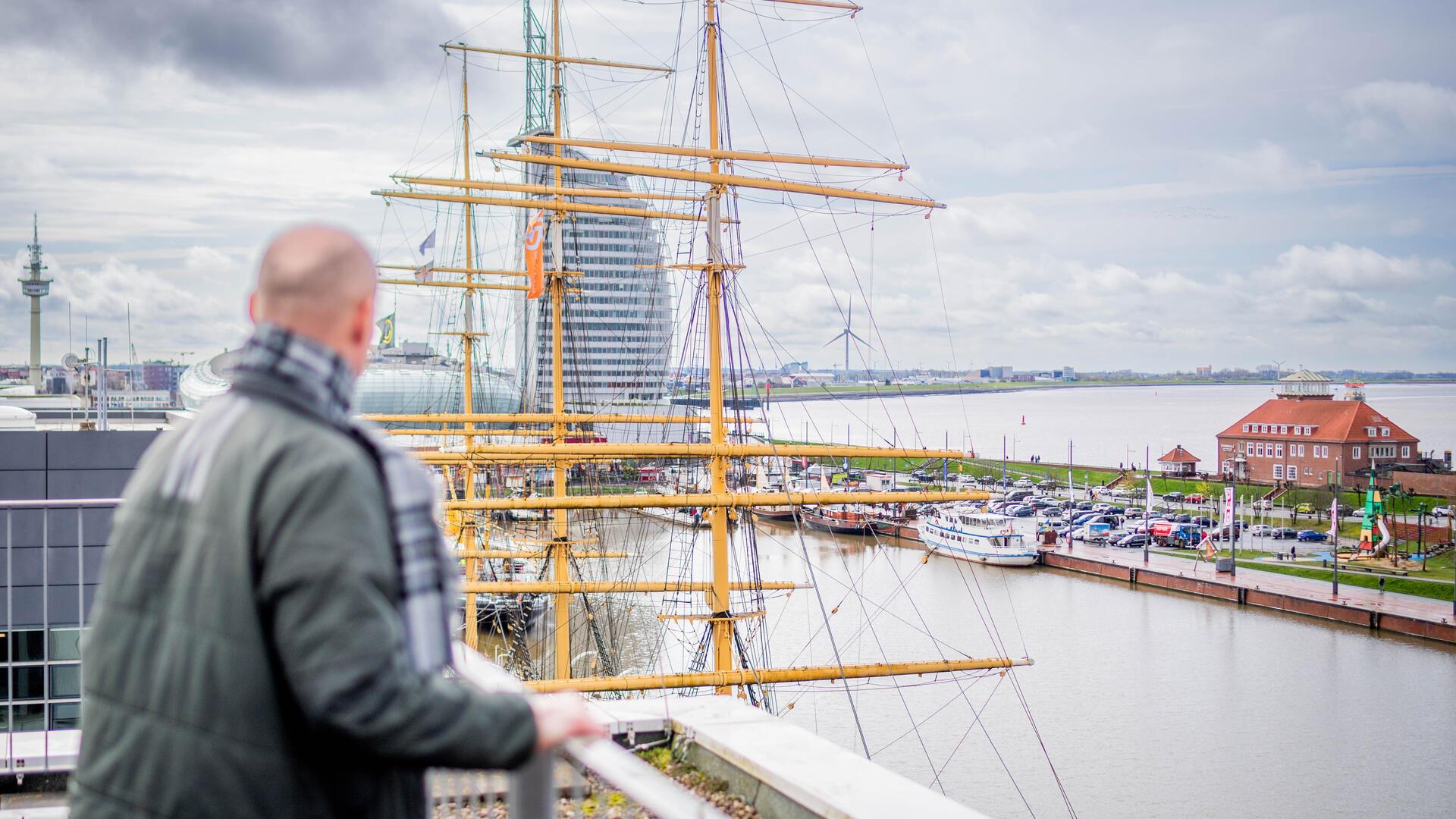 Aus der Vogelperspektive sieht der Neuen Hafen gut aus. Doch die Nahsicht zeigt, dass es ein paar Punkte für die Checkliste gibt.