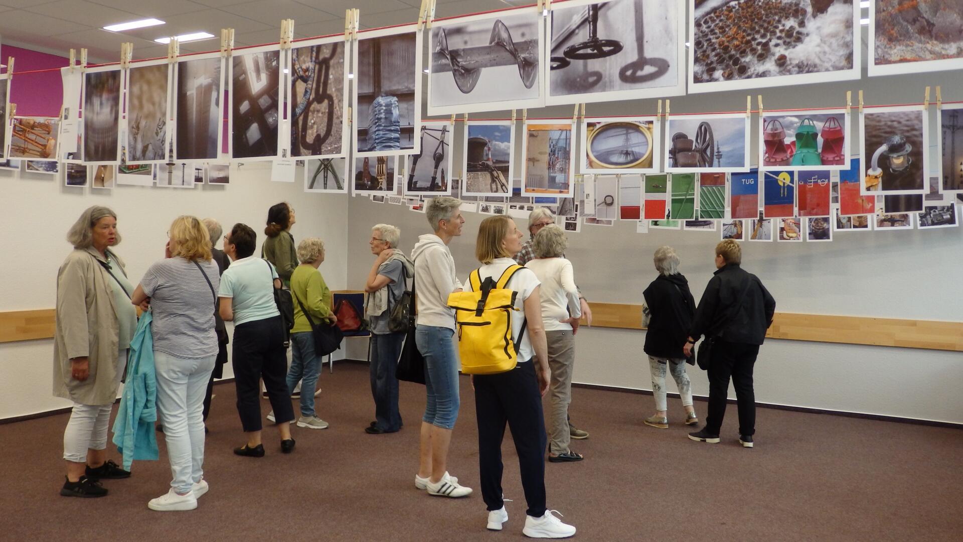 Ausstellung des Fotografie Kurses im Rahmen der vergangenen Werkschau 2024.