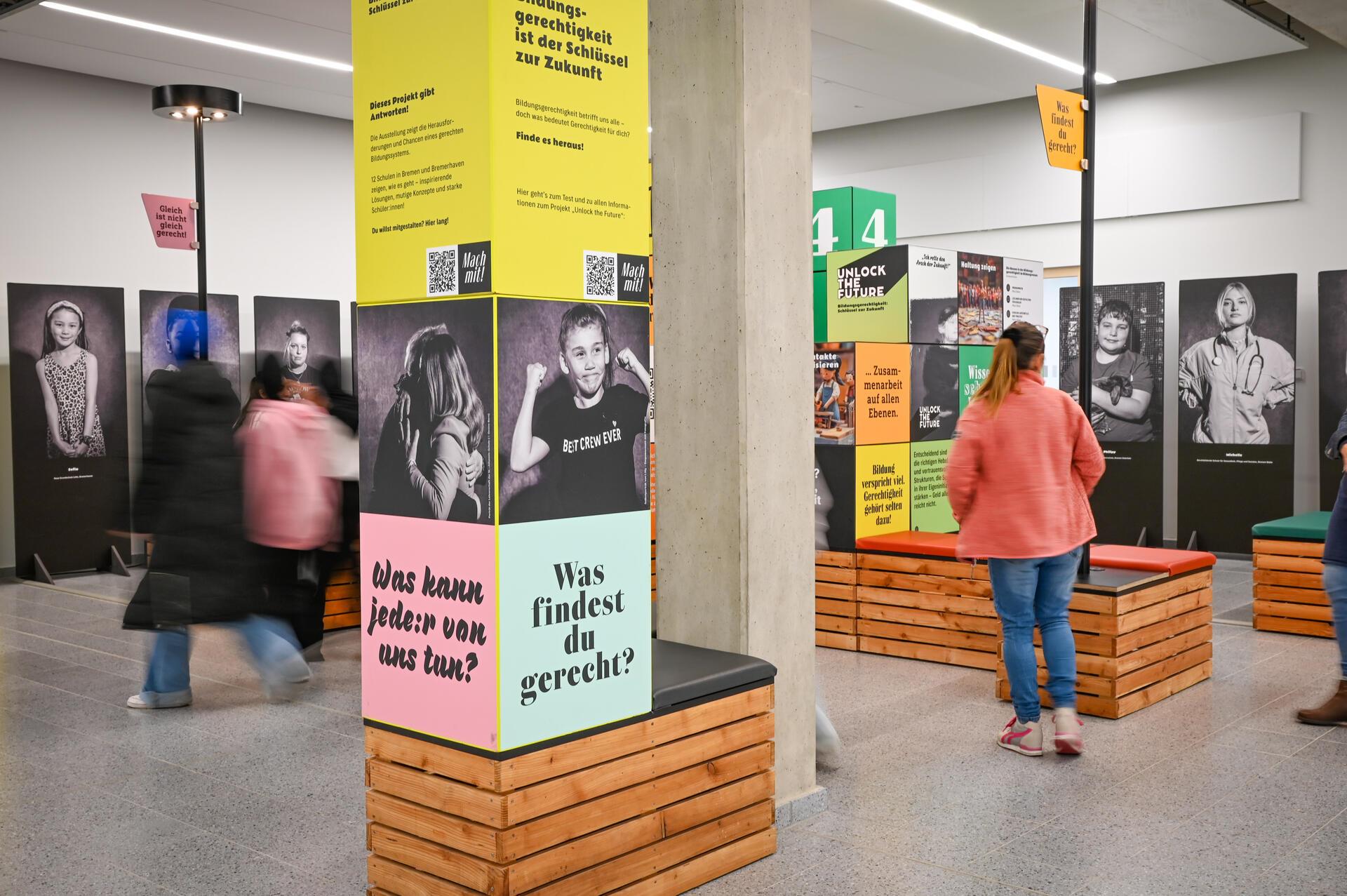 Ausstellung im Foyer der Neuen Oberschule Lehe.