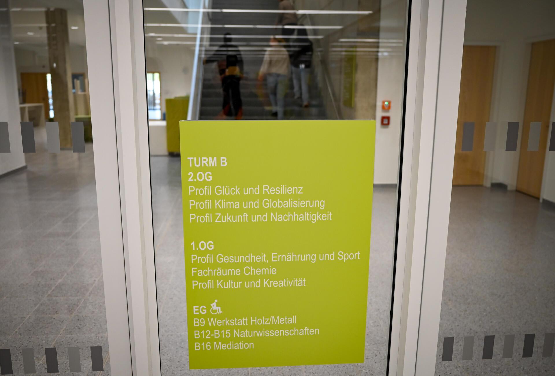 Bauherren, Planer und Kollegium stellen uns ihre neuen Schulen vor. Dies ist die...