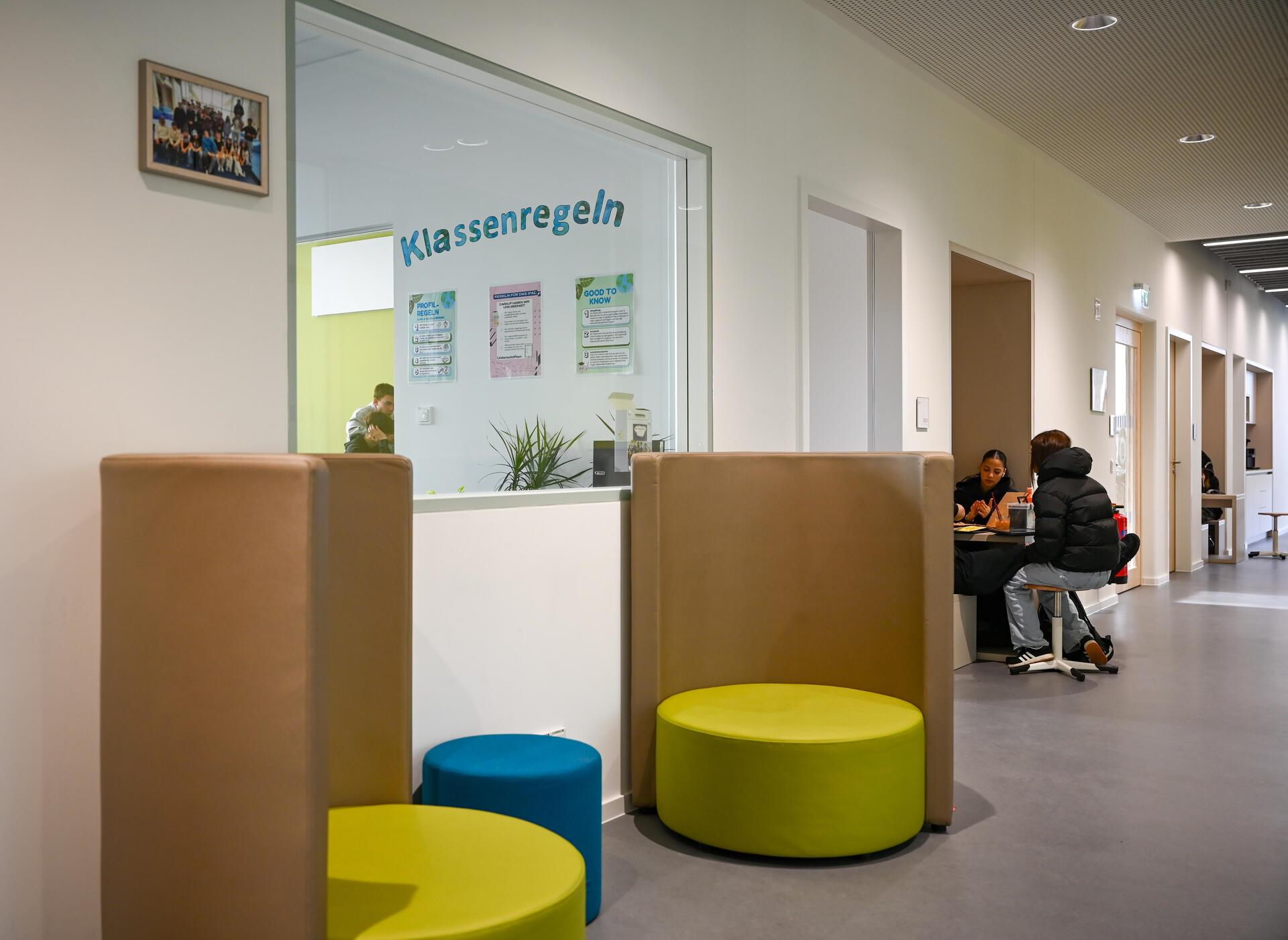 Bauherren, Planer und Kollegium stellen uns ihre neuen Schulen vor. Dies ist die...