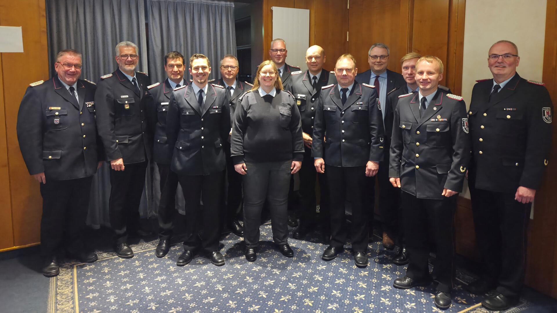 Beförderte, Gäste und Führung der Kreisfeuerwehr Rotenburg.
