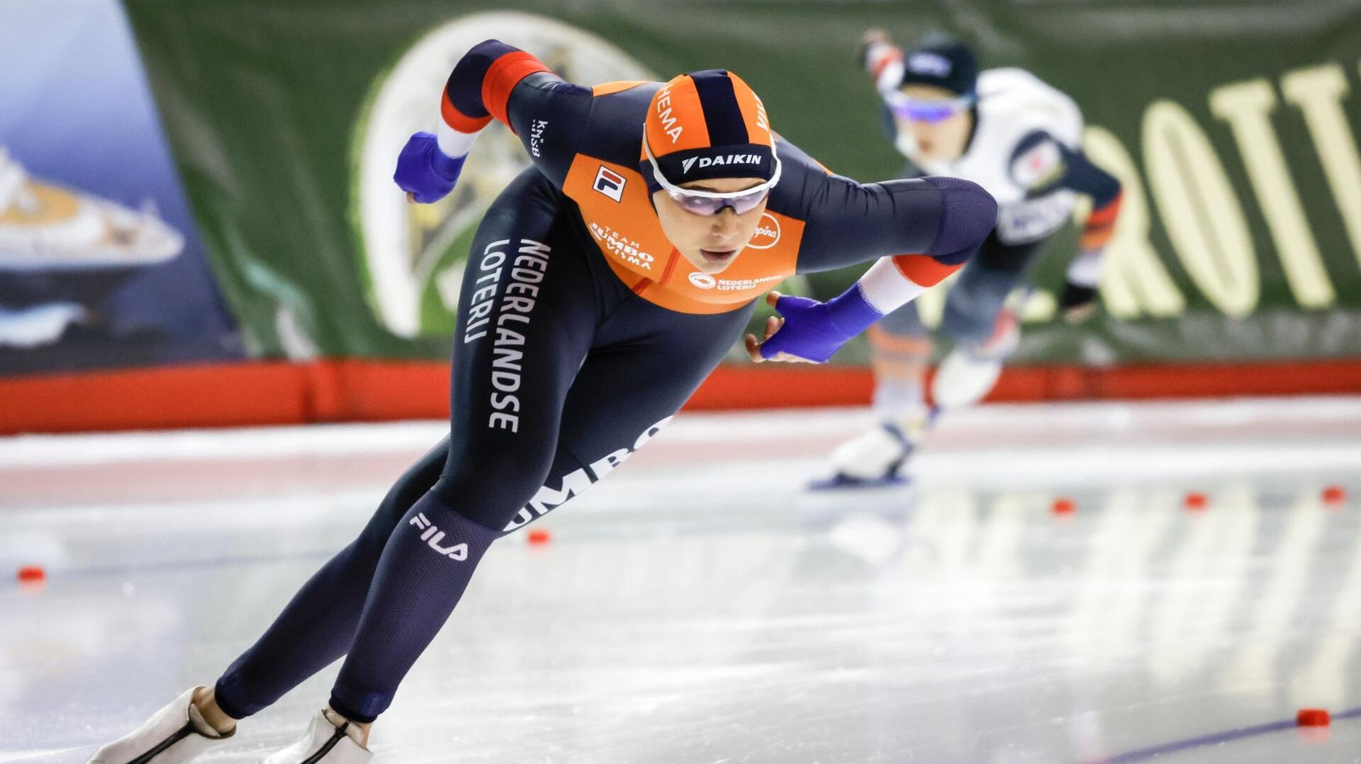 Bilder des Tages Bei der Eisschnelllauf-WM im kanadischen Calgary geht es um Tempo. Jutta Leerdam aus den Niederlanden gibt alles.