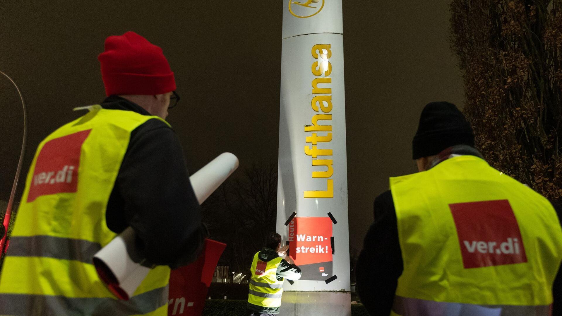 Bilder des Tages Bei der Lufthansa hat der zweite Warnstreik des Bodenpersonals begonnen. Das Unternehmen rechnet mit Hunderten Flugausfällen und mehr als 100.000 betroffenen Passagieren.