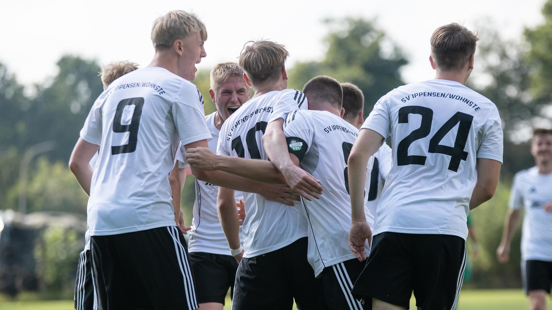 Beim 3:3 in Oyten hatten die Spieler der SV Ippensen/Wohnste einen ebenso verdienten wie wichtigen Punktgewinn zu bejubeln.