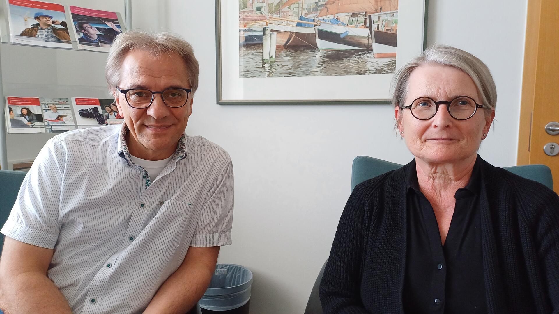 Ein älterer Mann und eine ältere Frau: Uwe Petzold und Regina Krumpe.  