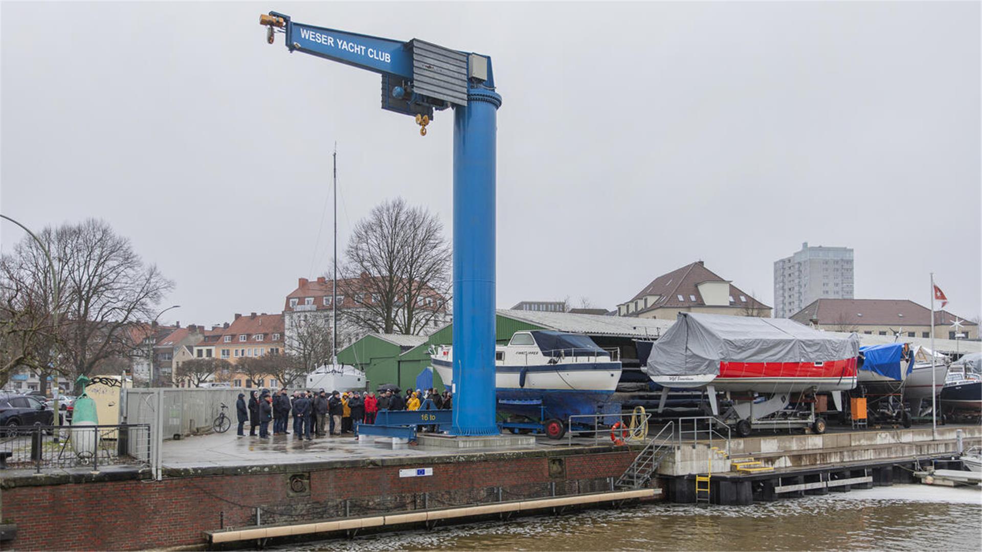 Neuer Kran für den Weser Yacht Club
