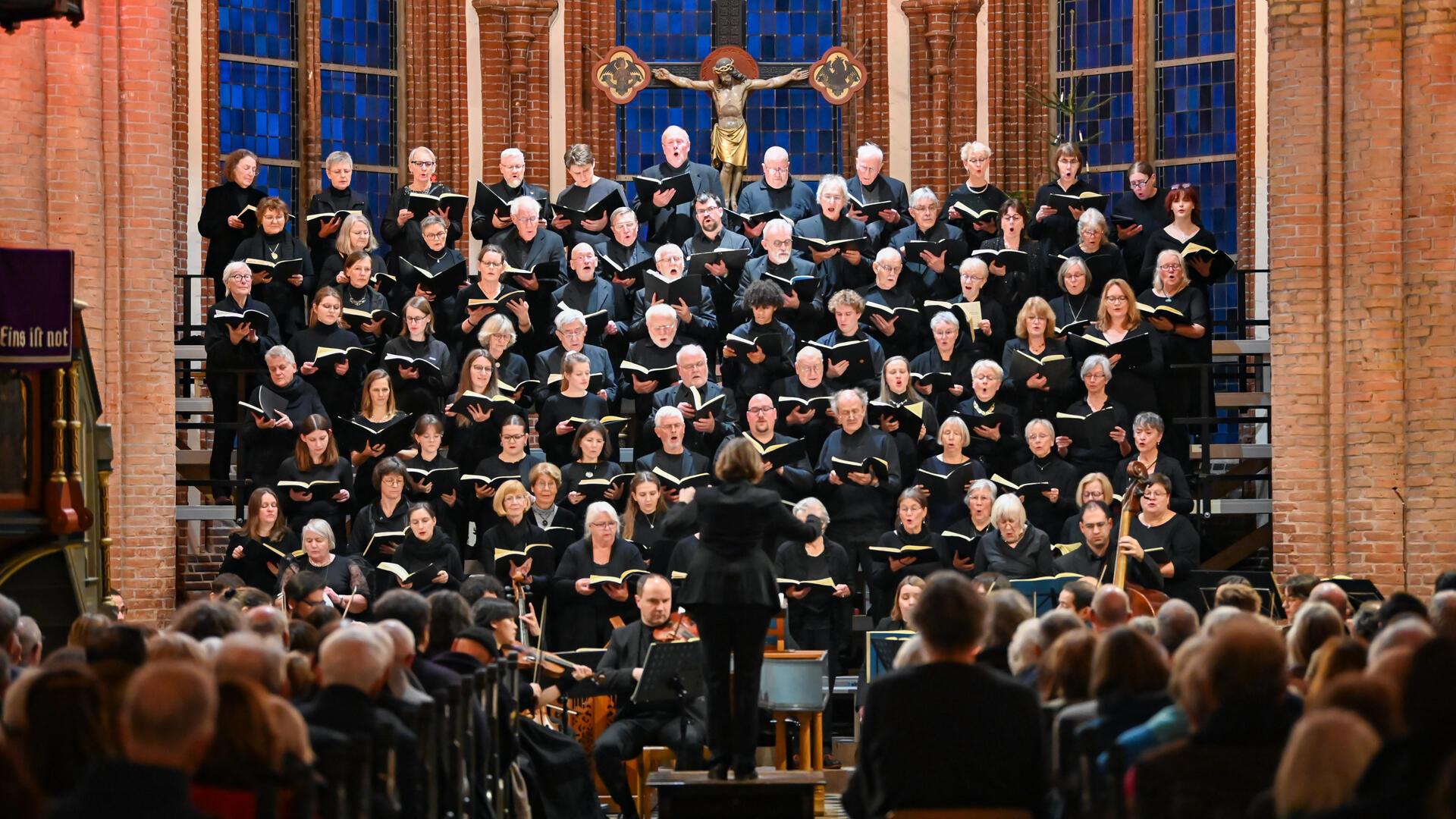 Kantorei im Altarraum