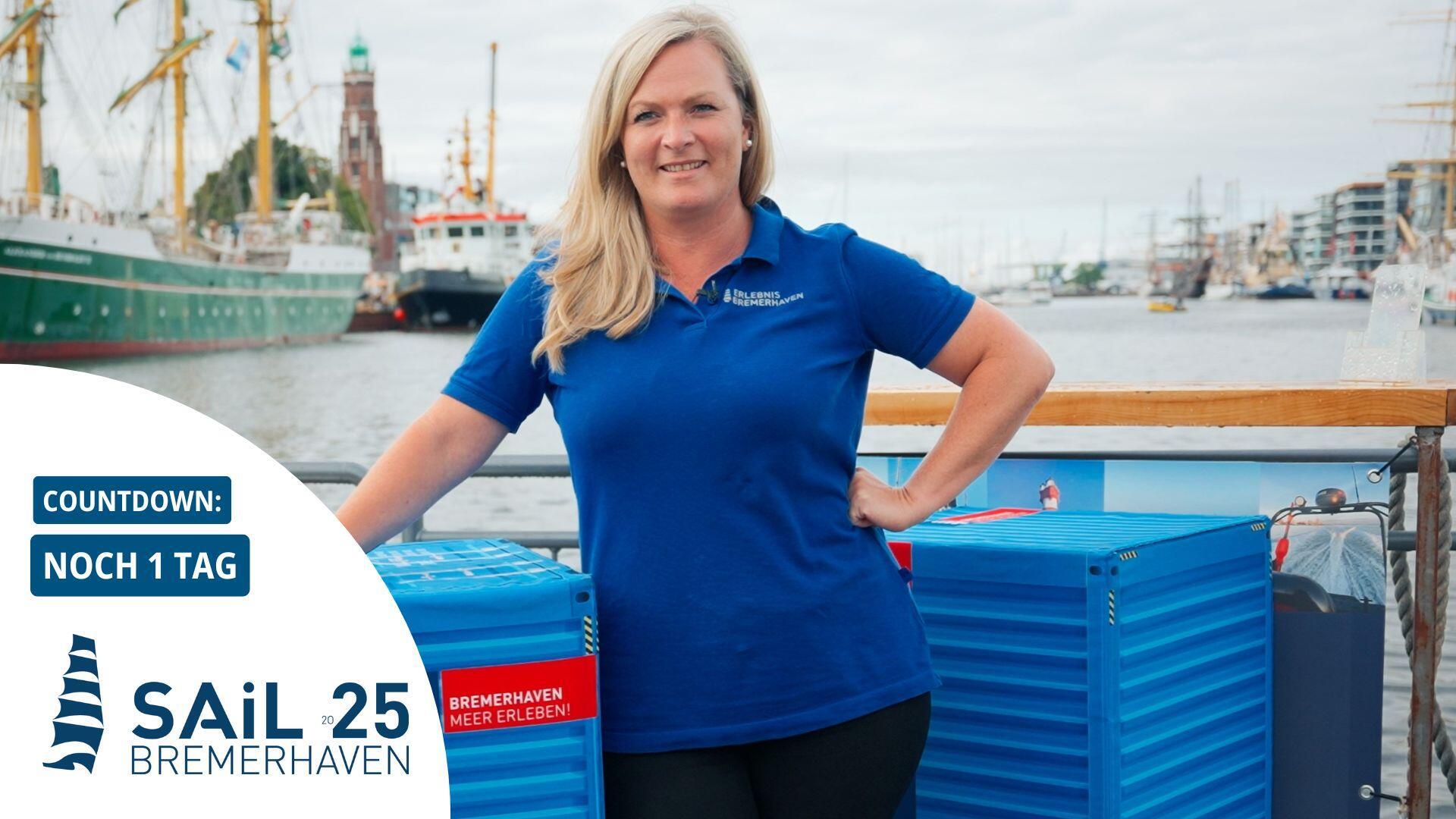 Eine Frau in einem blauen Hemd.