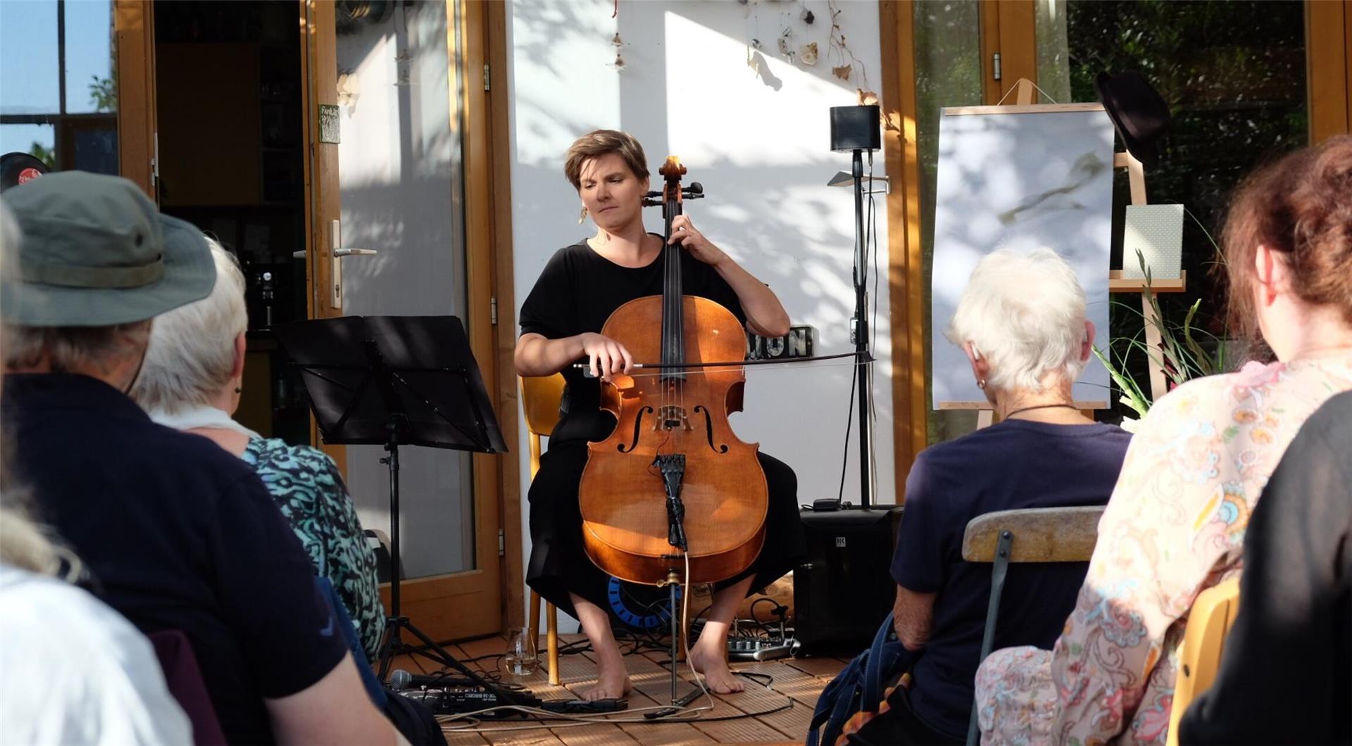 Cello-Konzert mit Lynda Cortis im Glashaus Dorum
