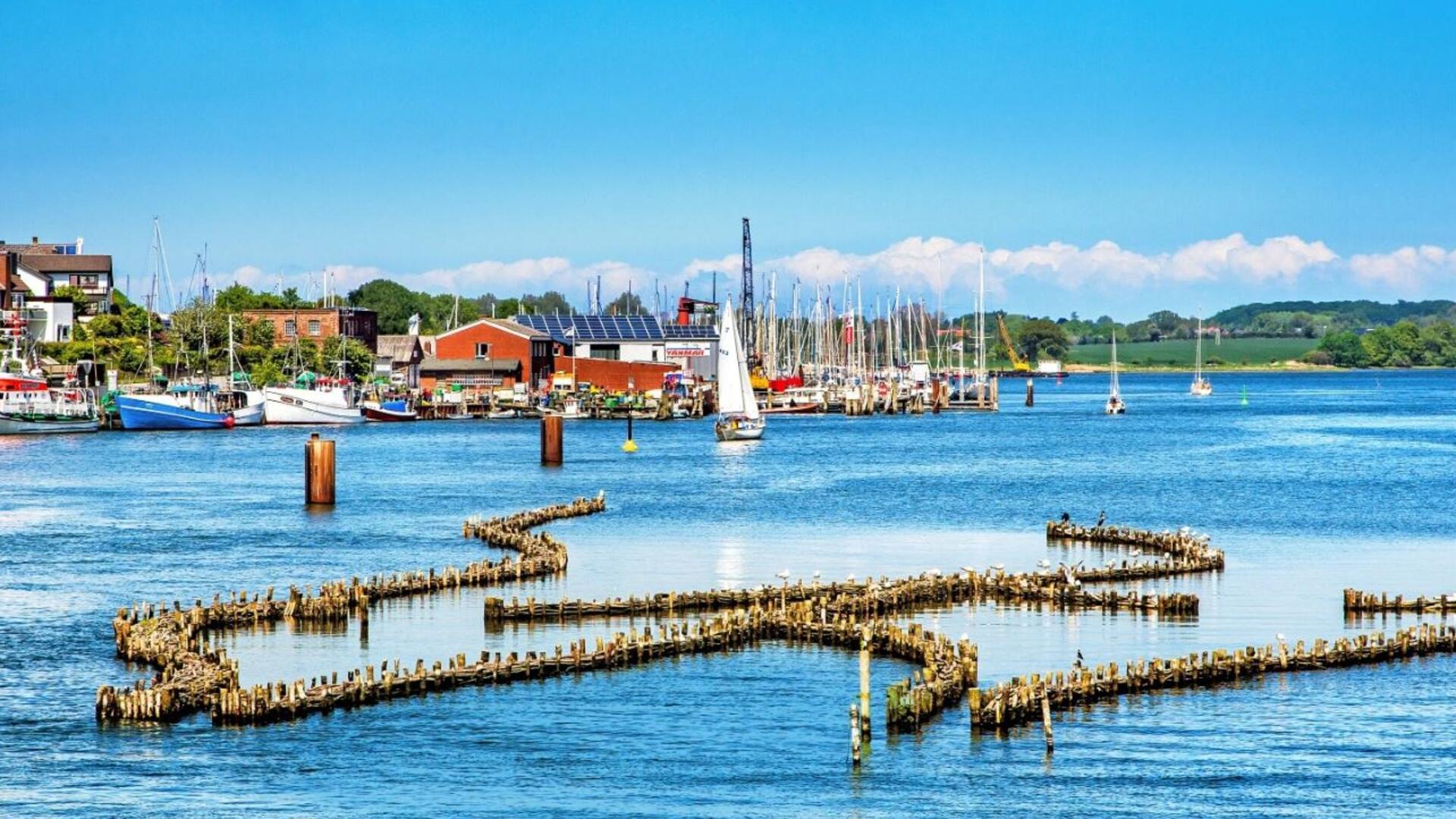 Blick auf Kappeln an der Schlei mit dem berühmten Heringszaun.