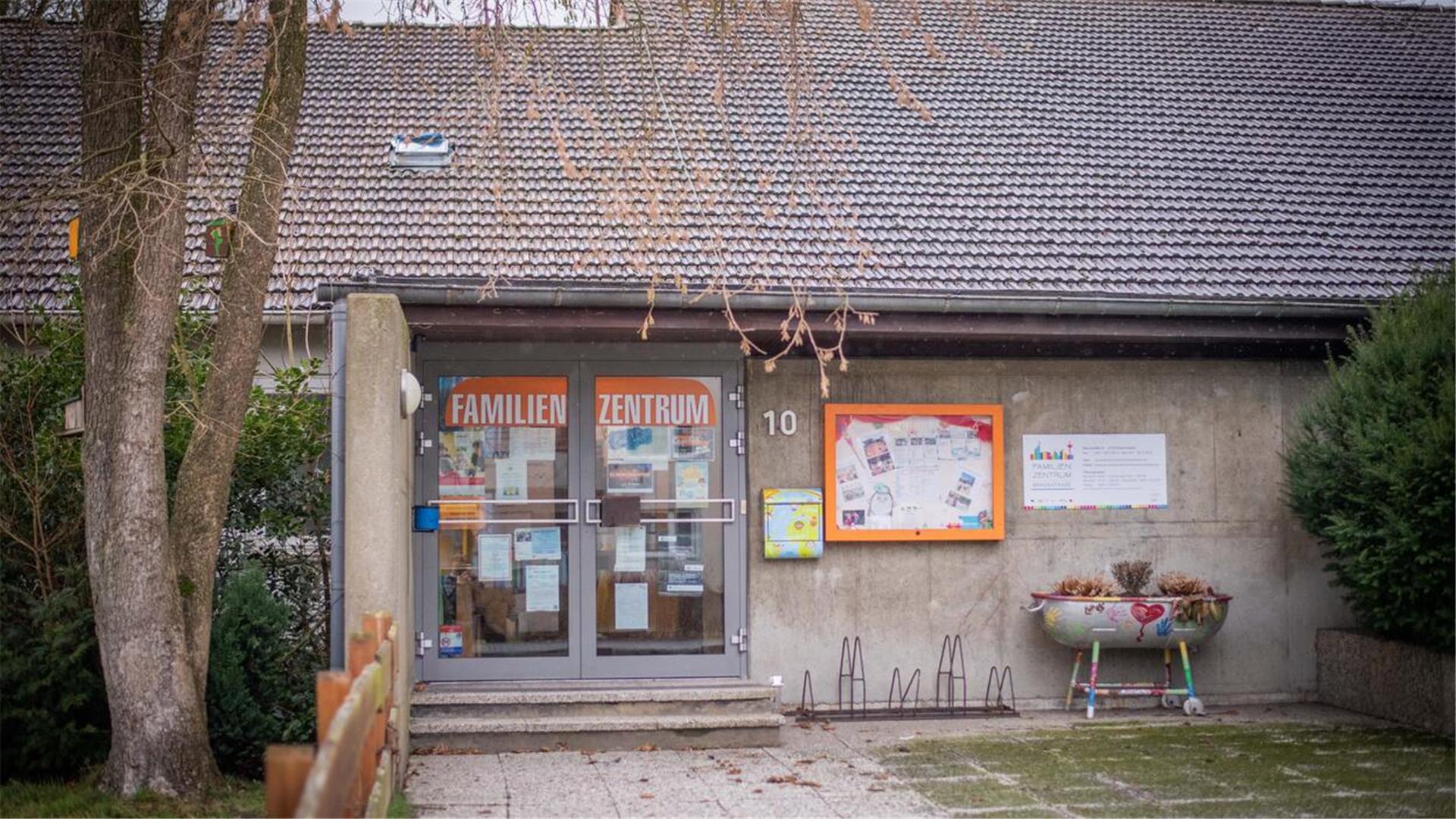Blick auf den Eingang des Familienzentrums Grünhöfe. Foto: Hartmann