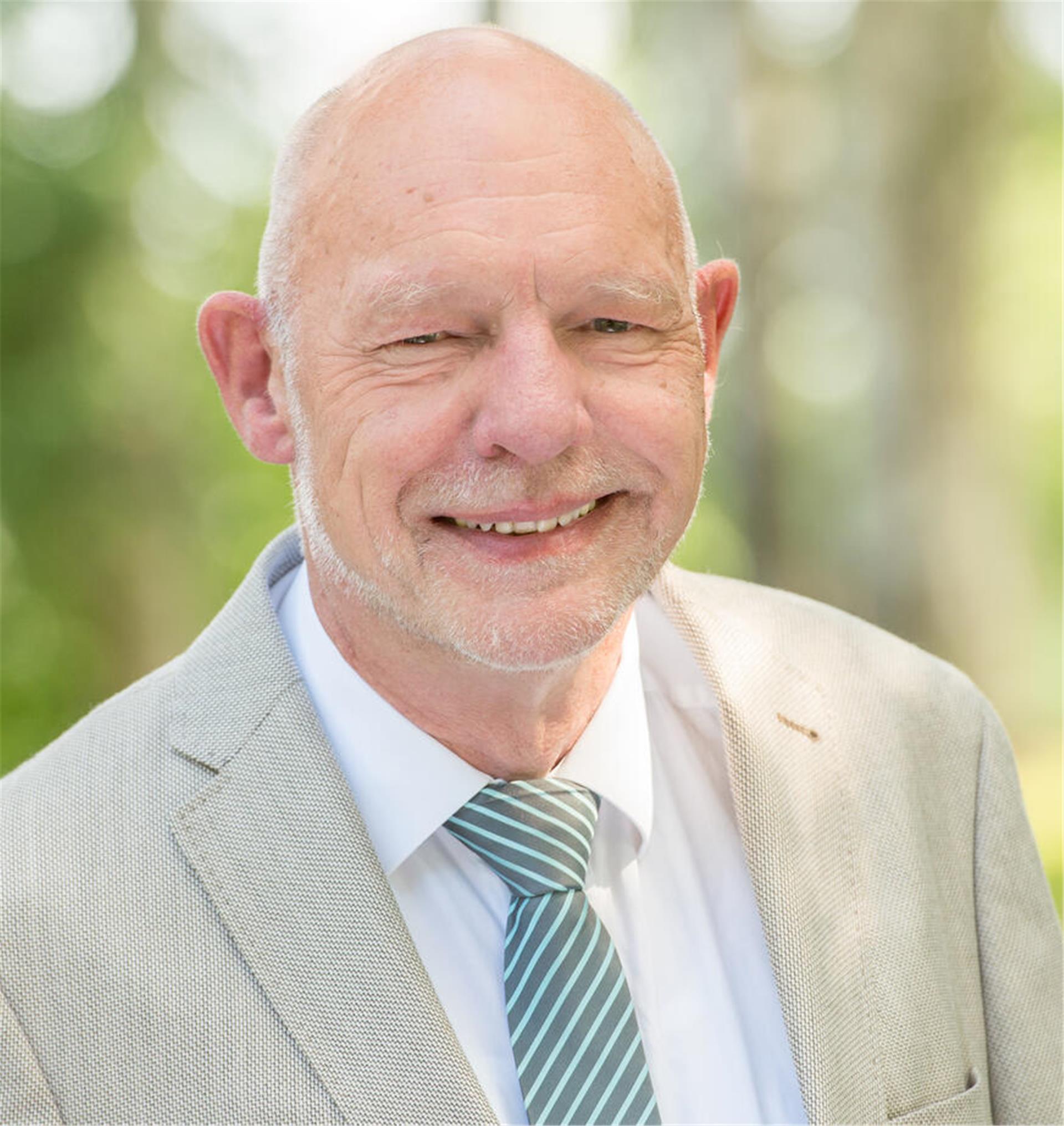 Bremervörder SPD-Urgestein Rainer Hartmeyer legt seine Mandate in Orts- und Stadtrat nieder.