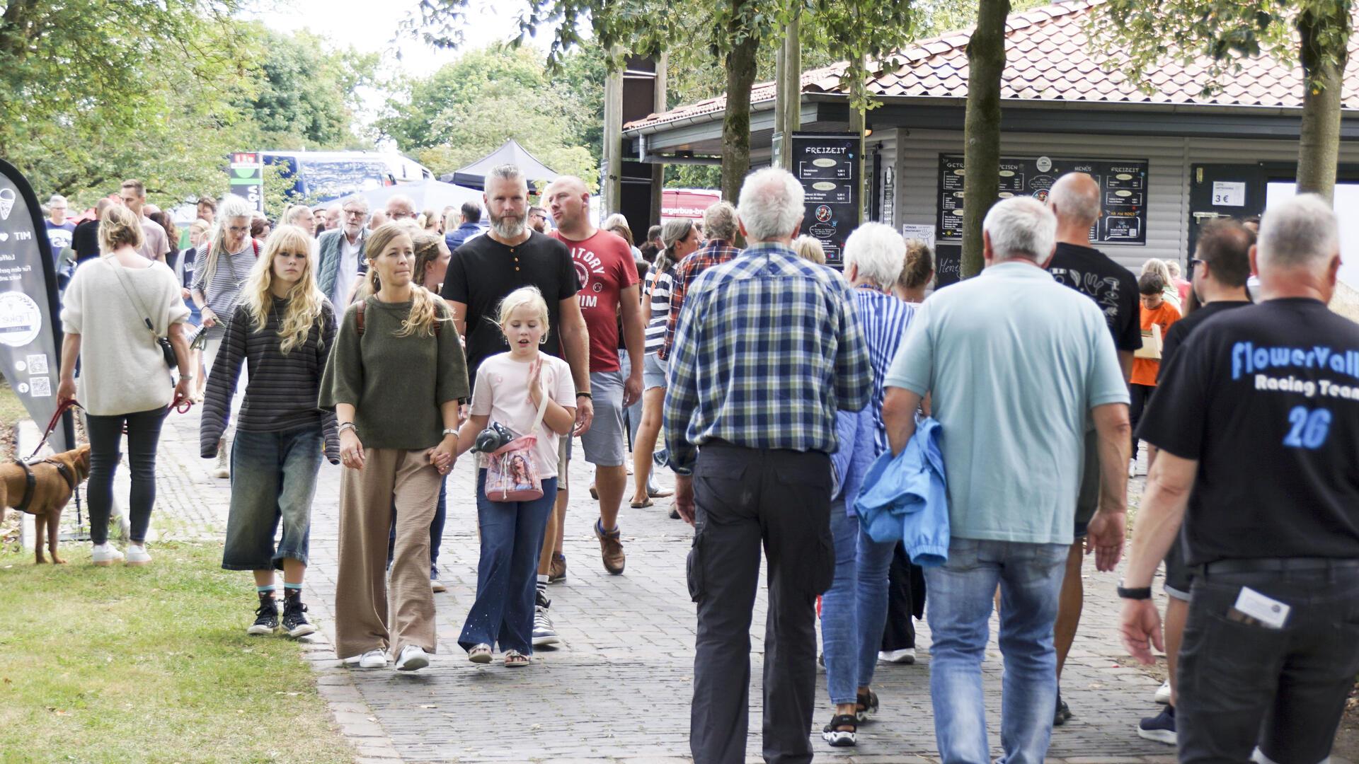 Das 6. Vörder Seefest lockte am Wochenende wieder tausende Besucher in die Ostestadt. Die Organisatoren der Großveranstaltung zogen eine positive Bilanz. 