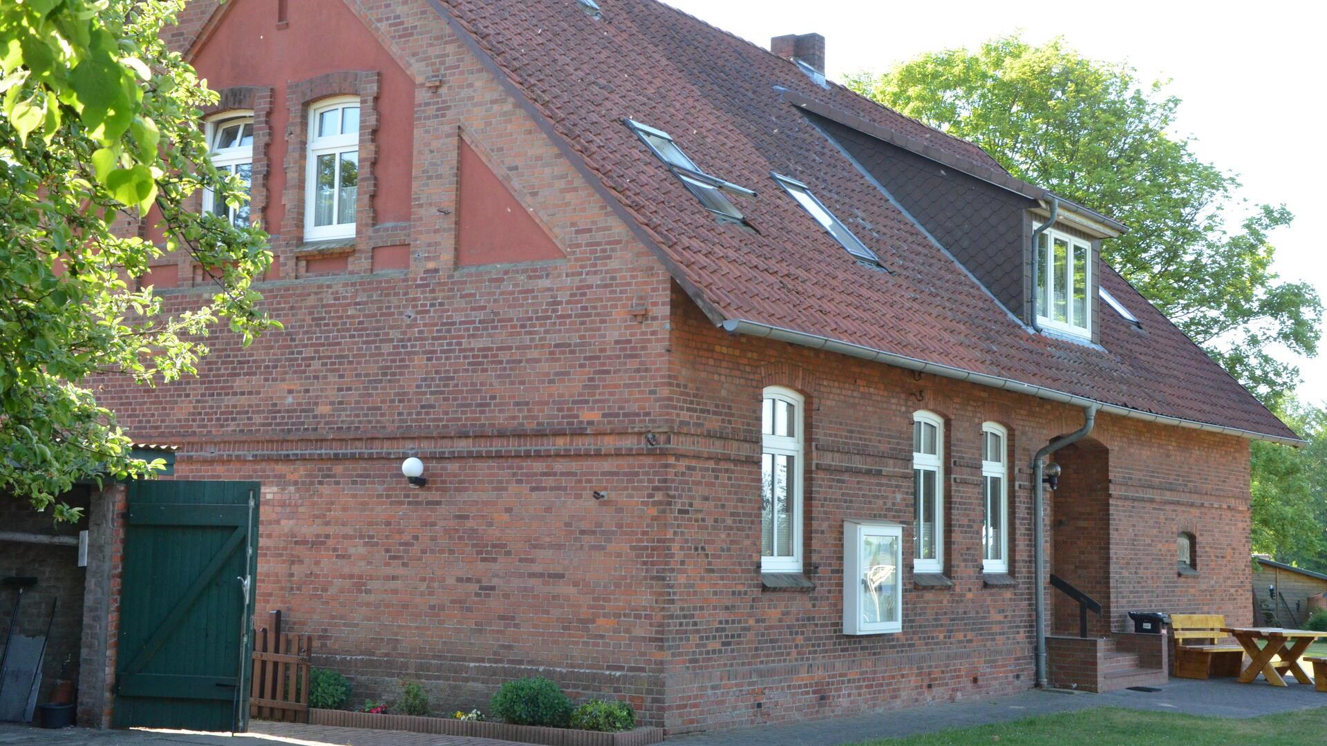 Das Dorfgemeinschaftshaus in Glinde wird aufwendig saniert. Die Bauarbeiten sollen bald beginnen.