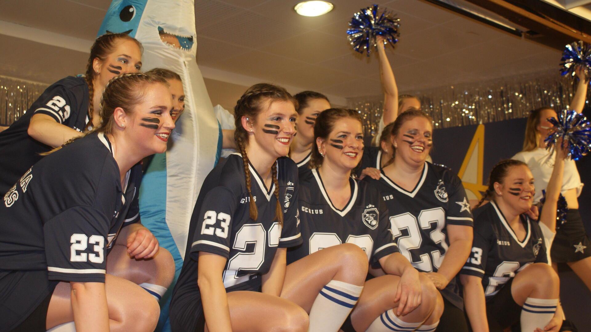 Das Elmona-Ballett mit ihrem Showtanz „Elmona Sharks“.