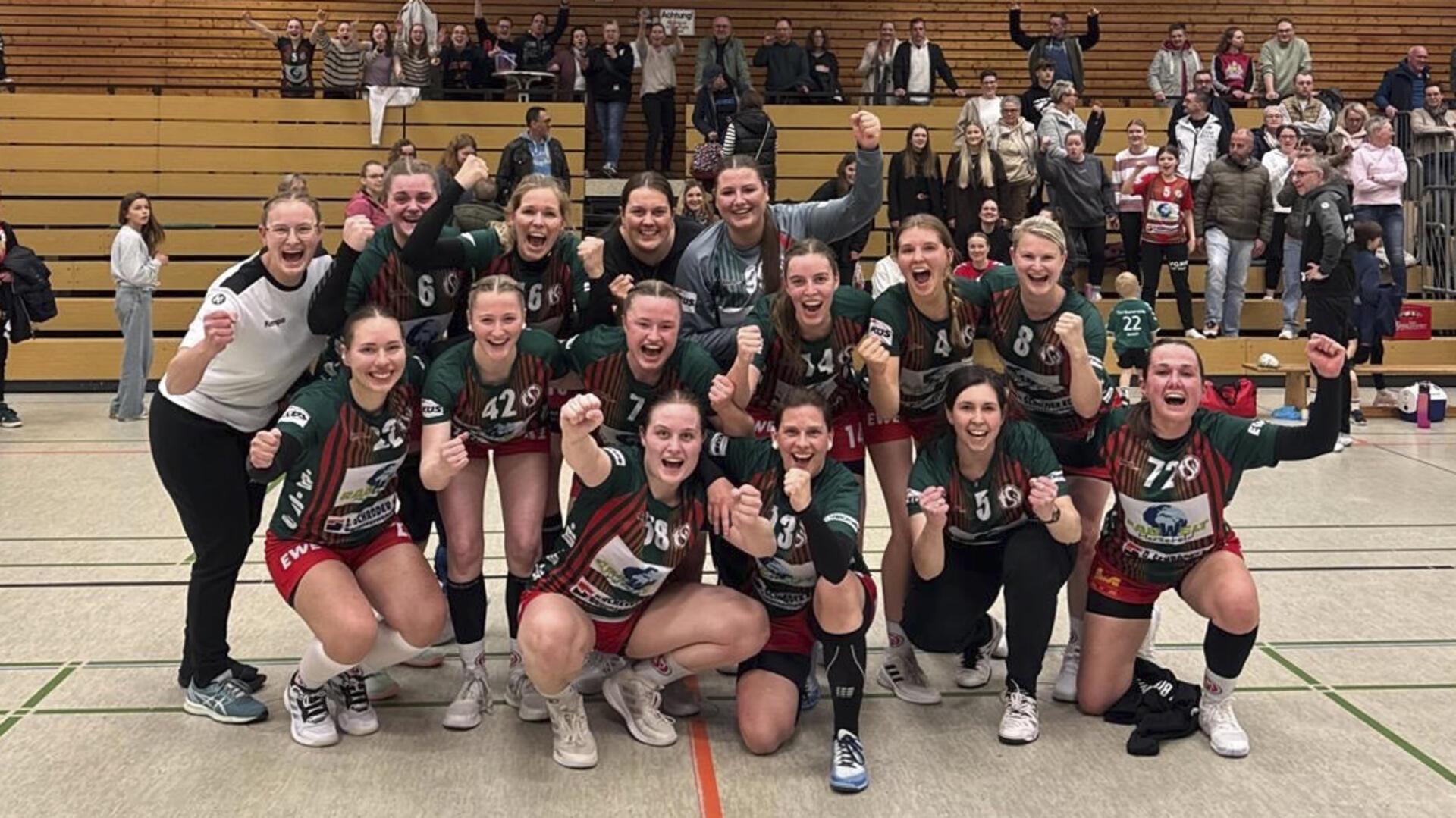 Das Frauenteam des TSV Bremervörde II feierte am Sonntag vor heimischem Publikum den Titelgewinn in der Handball-Regionsoberliga Nord.