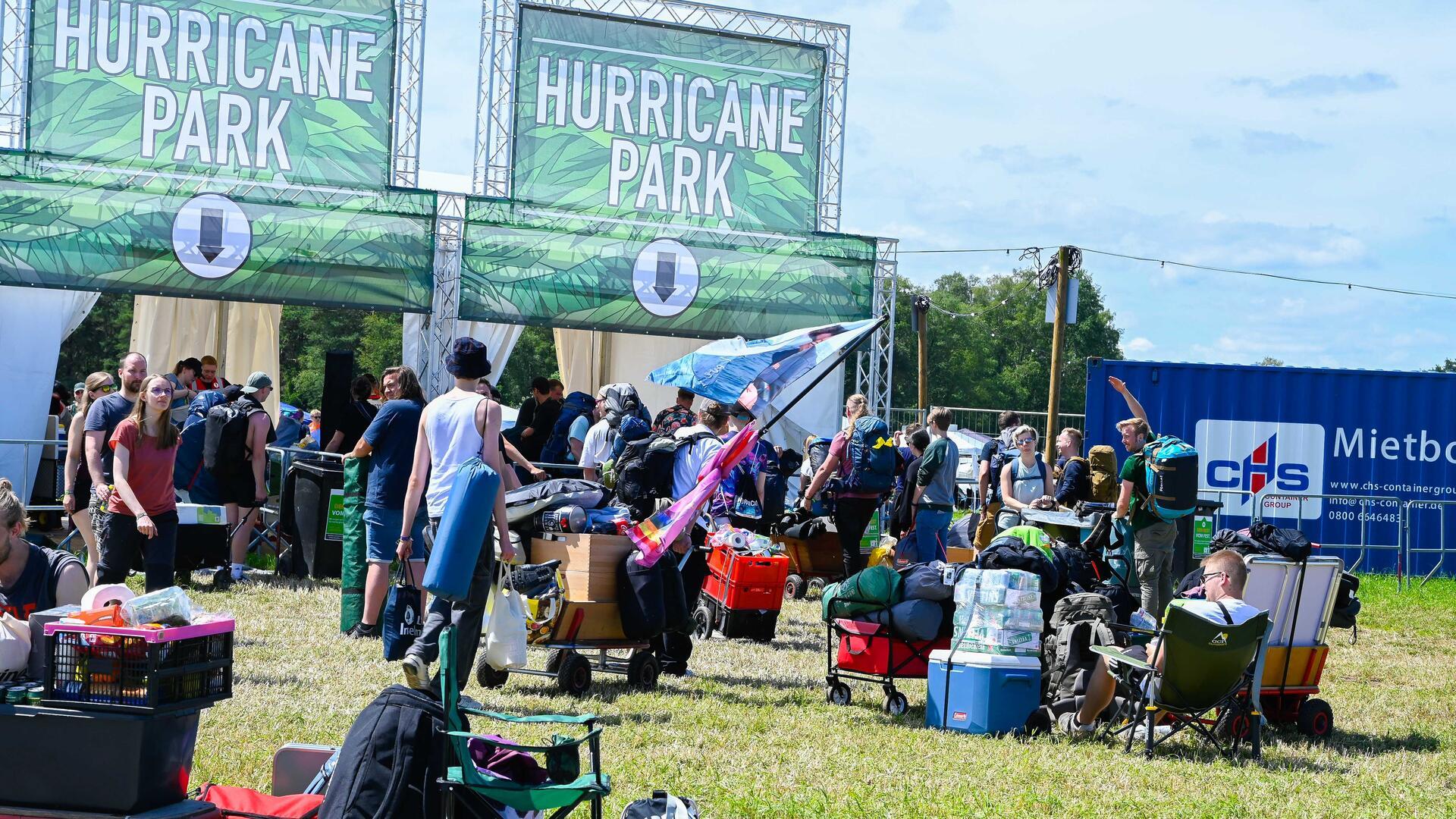 Das Hurricane 2024 ist gestartet! Tausende Fans strömen am Donnerstag aufs Gelände.