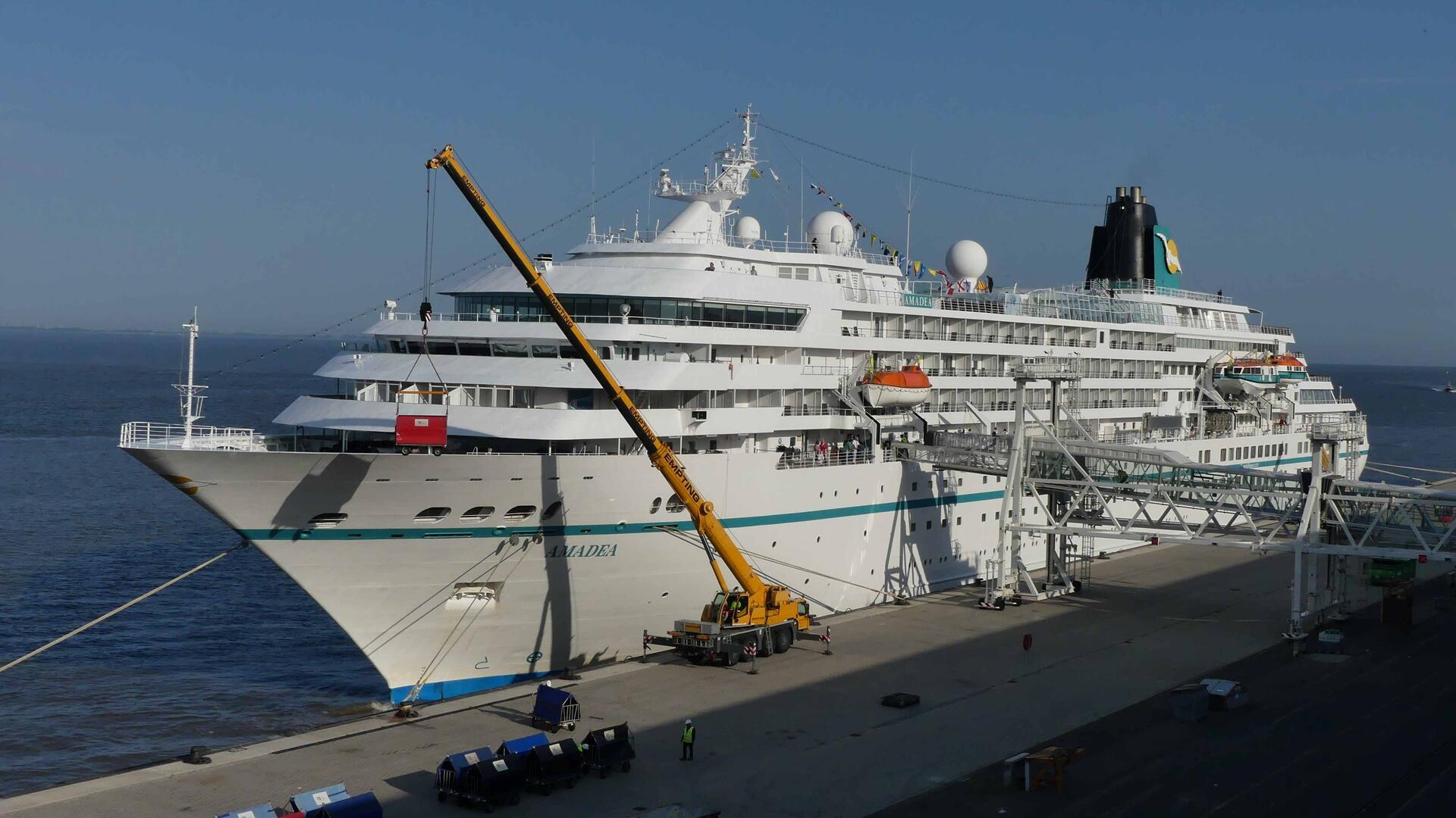 Kreuzfahrtschiff vor Anker in Bremerhaven. Die „Amadea“ beendete am Samstag ihre 500. Kreuzfahrt in Bremerhaven.