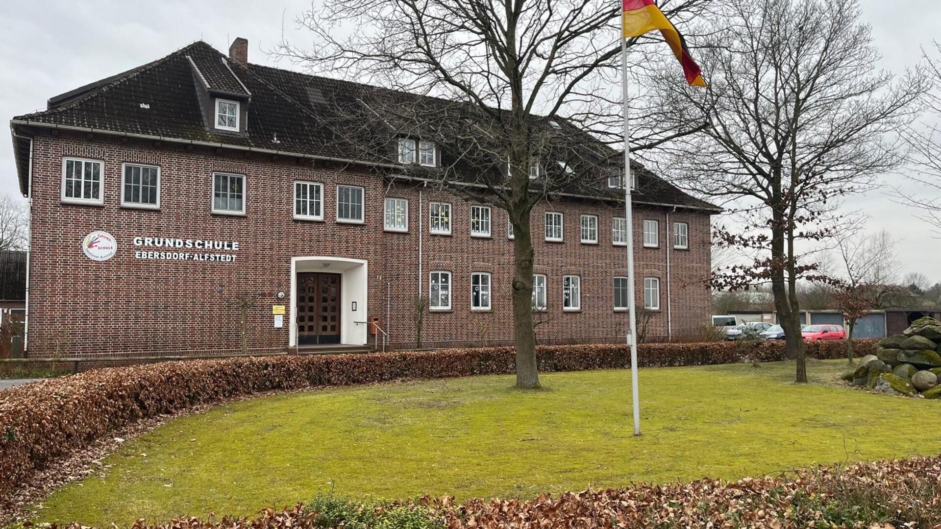 Das Land Niedersachsen wird den Bau einer Mensa an der Grundschule in Ebersdorf im Rahmen des Investitionsprogramms Ganztagsausbau voraussichtlich mit 261.000 Euro bezuschussen.