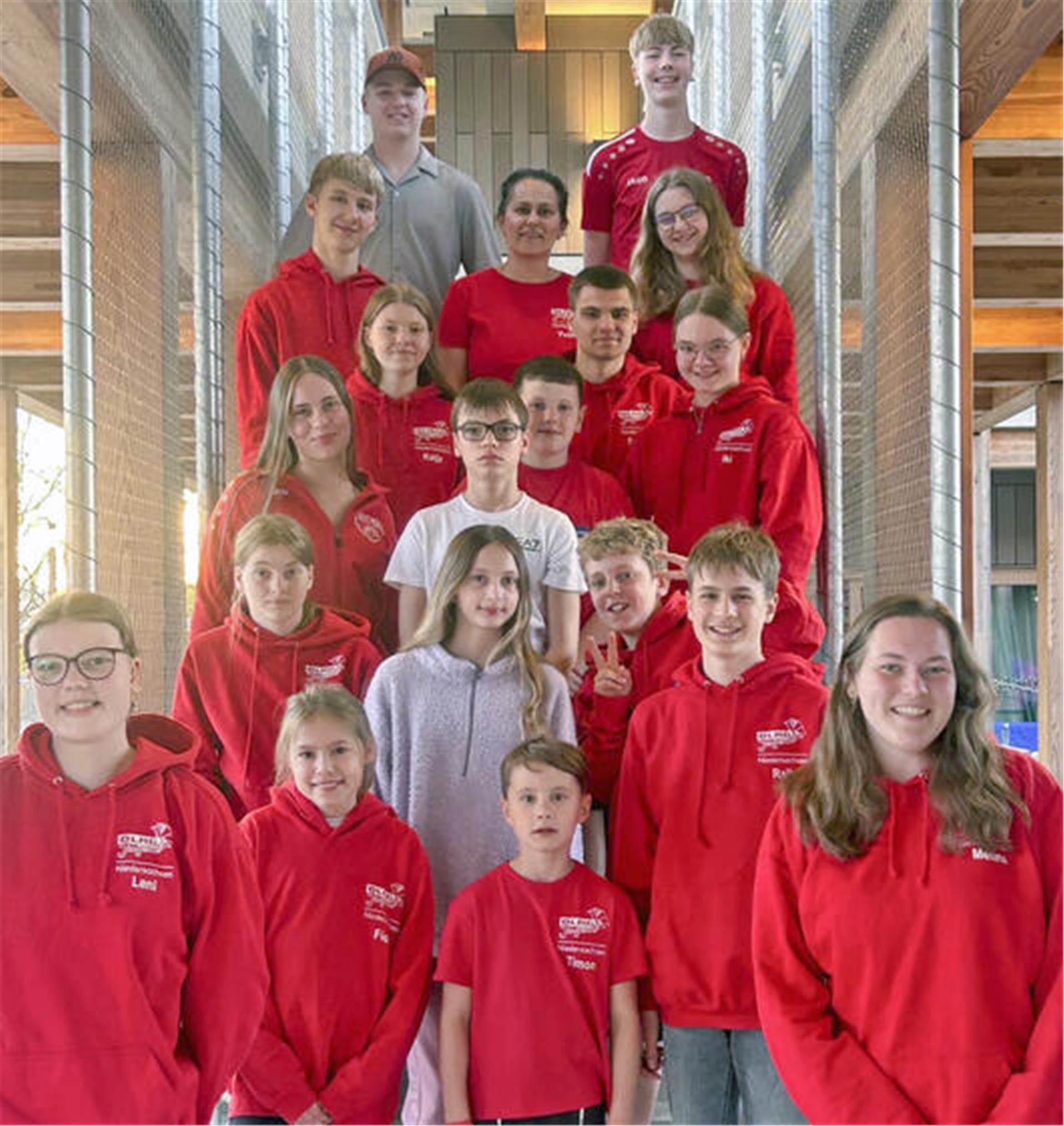 Das Team der DLRG-Ortsgruppe Bremervörde nahm mit Erfolg an den Landesmeisterschaften in Langenhagen teil.
