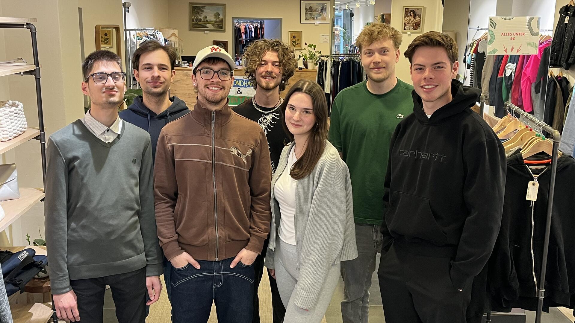 Das Team von Zeitraum Clothing