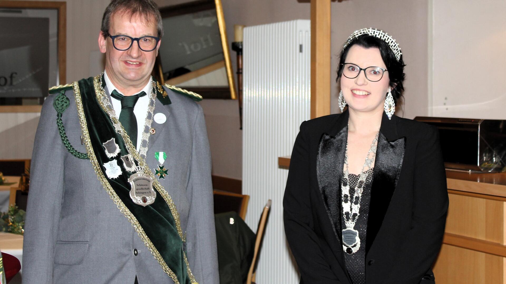 Selsingen feiert Ballabend zu Ehren der Schützenmajestäten Das amtierende Königspaar der Schützengesellschaft Selsingen: König Heiner Schröder mit Königin Claudia Jagemann.