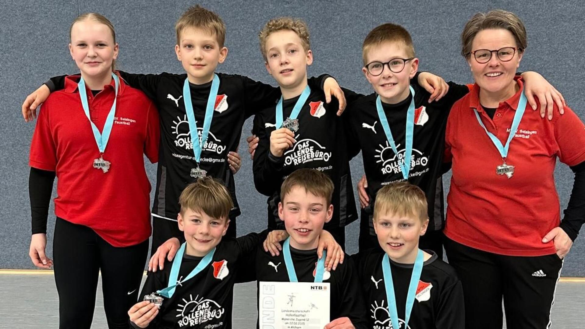Das erfolgreiche Team des MTSV Selsingen mit den Trainerinnen Aliah Petri (links) und Uta Reinecke.