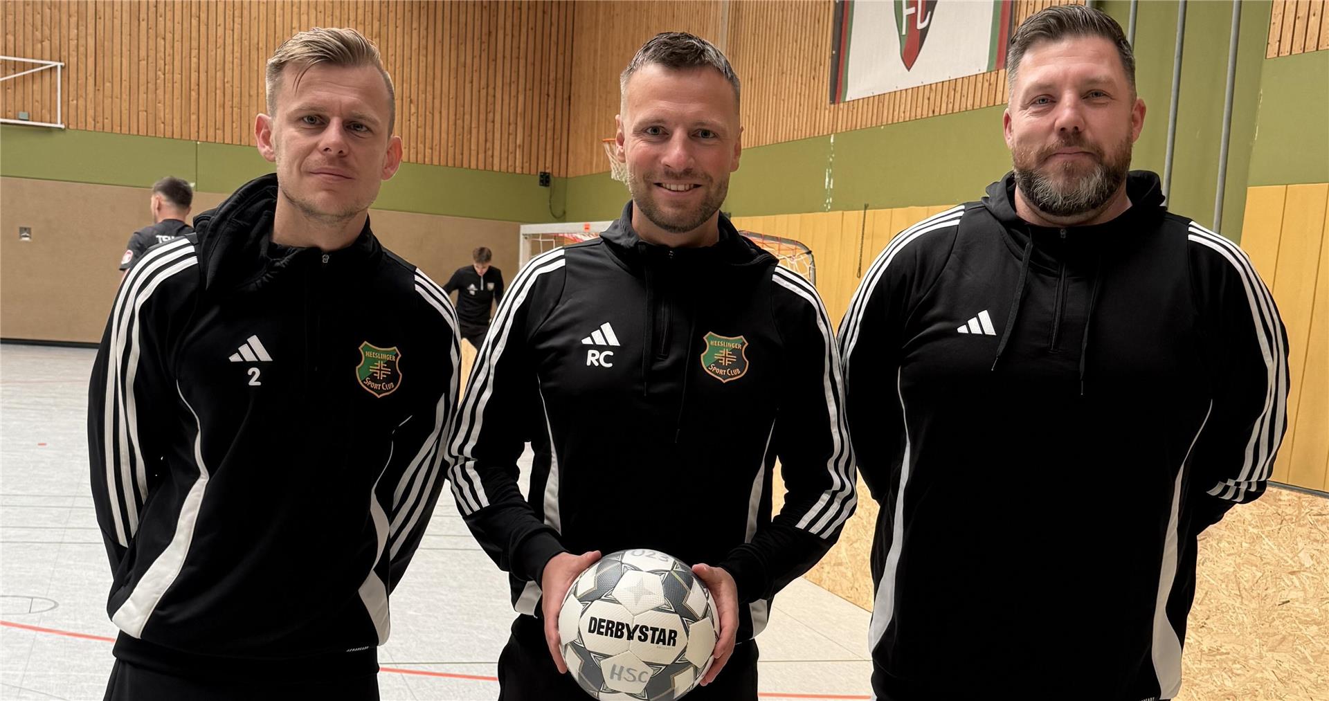 Das neue Trainerteam des Heeslinger SC II (von links): Jan-Niklas Leschniok, Robin Cordes und Jens Blicharski.