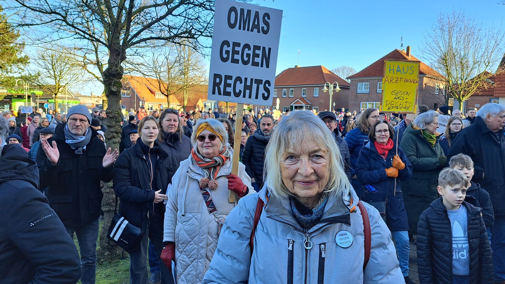 Demonstration in Beverstedt: Ingrid Rauner hat die Omas gegen Rechts in Hagen gegründet.