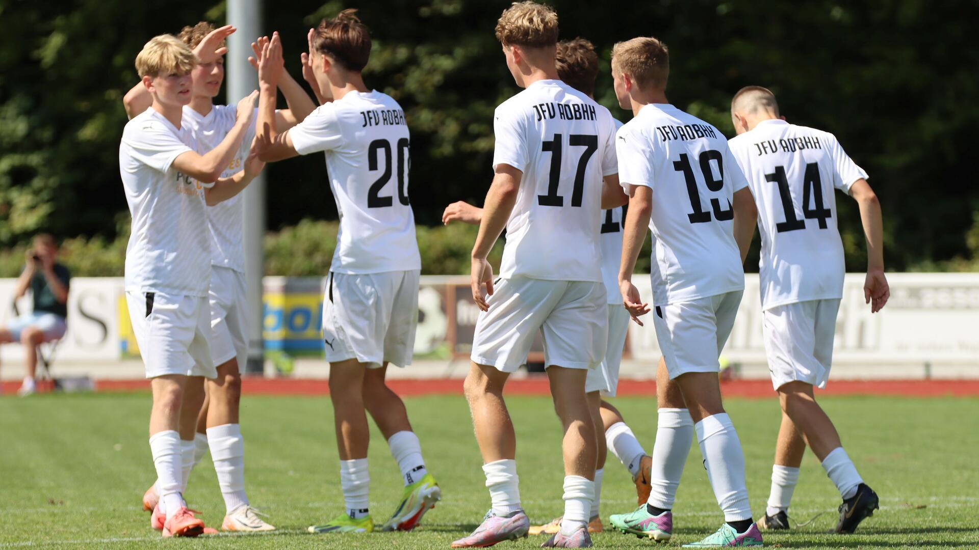 Der Aufstieg in die U19-Nachwuchsliga wurde knapp verpasst - jetzt wollen sich die Jungs von Trainer Olaf Lakämper den Meistertitel in der Regionalliga holen.