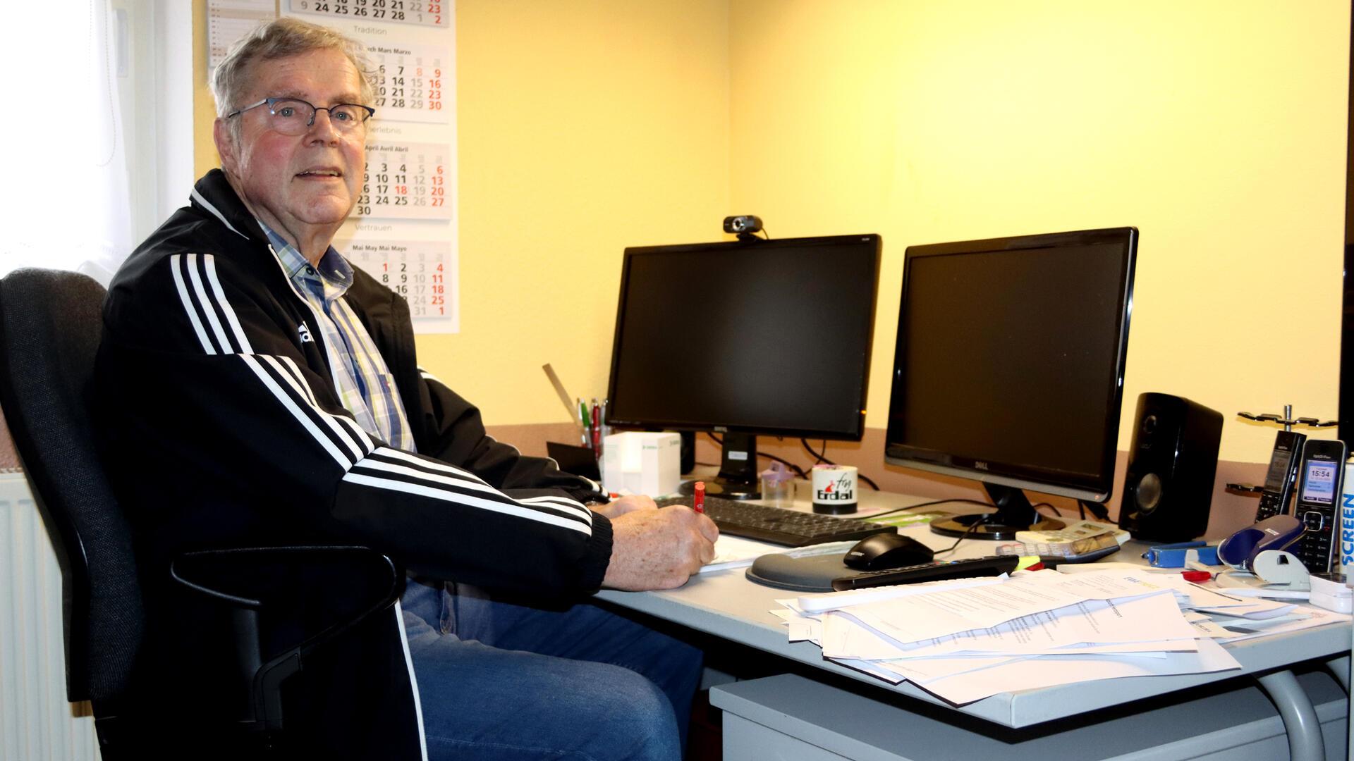 Der Beverner Walter Feindt agiert seit fast einem halben Jahrhundert als Staffelleiter für den NFV Rotenburg und ist immer noch voller Herzblut dabei.