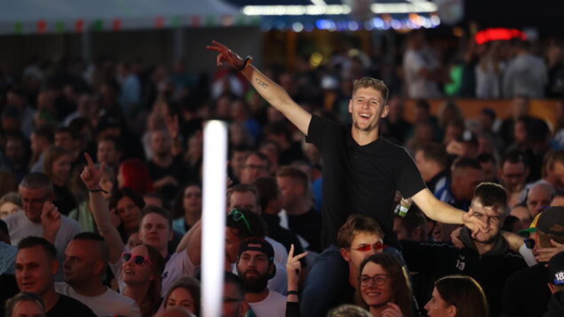 Blick ins Publikum beim Elbstrandfestival.